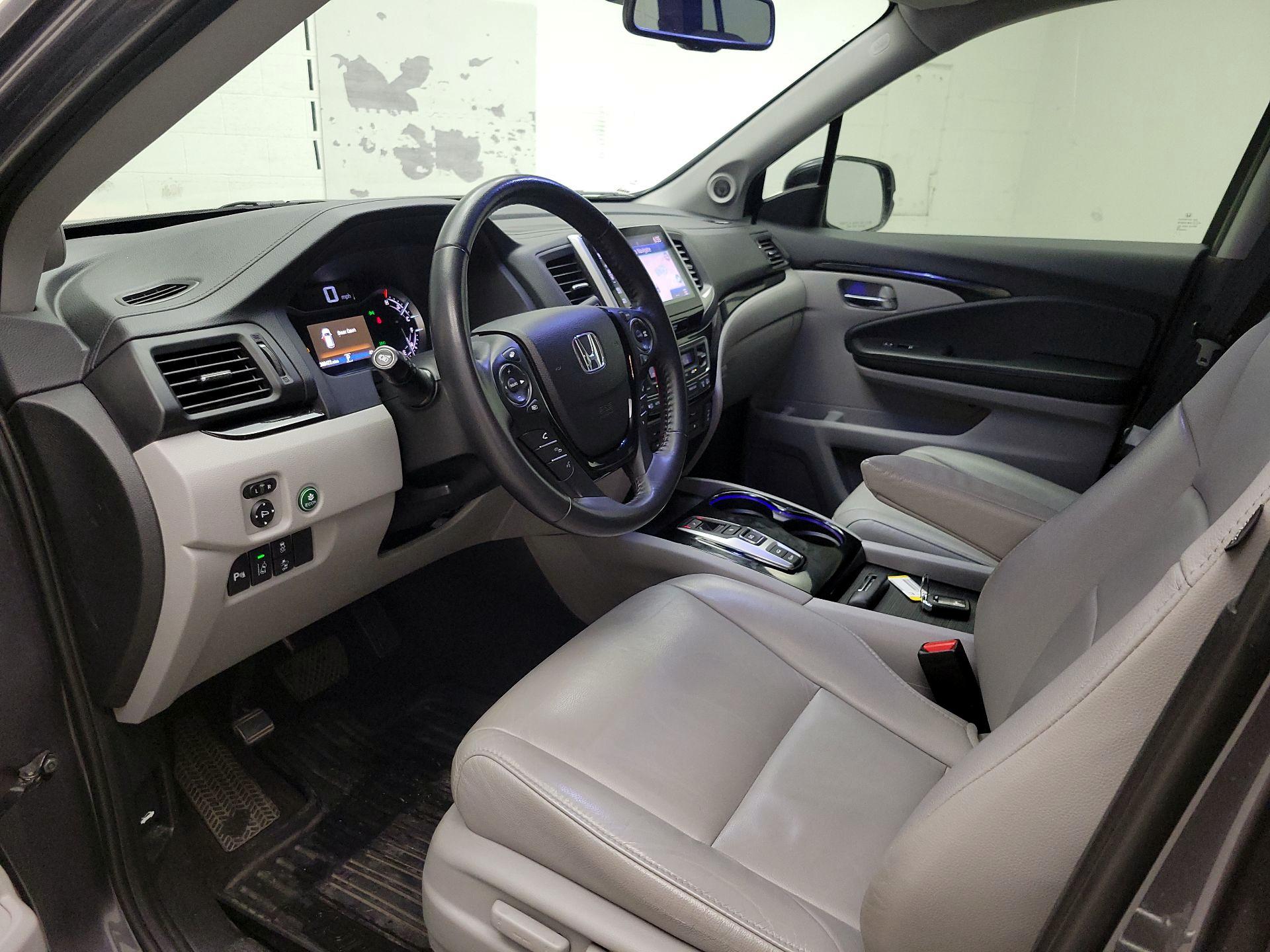 Thumbnail: 2018 Honda Pilot - 9