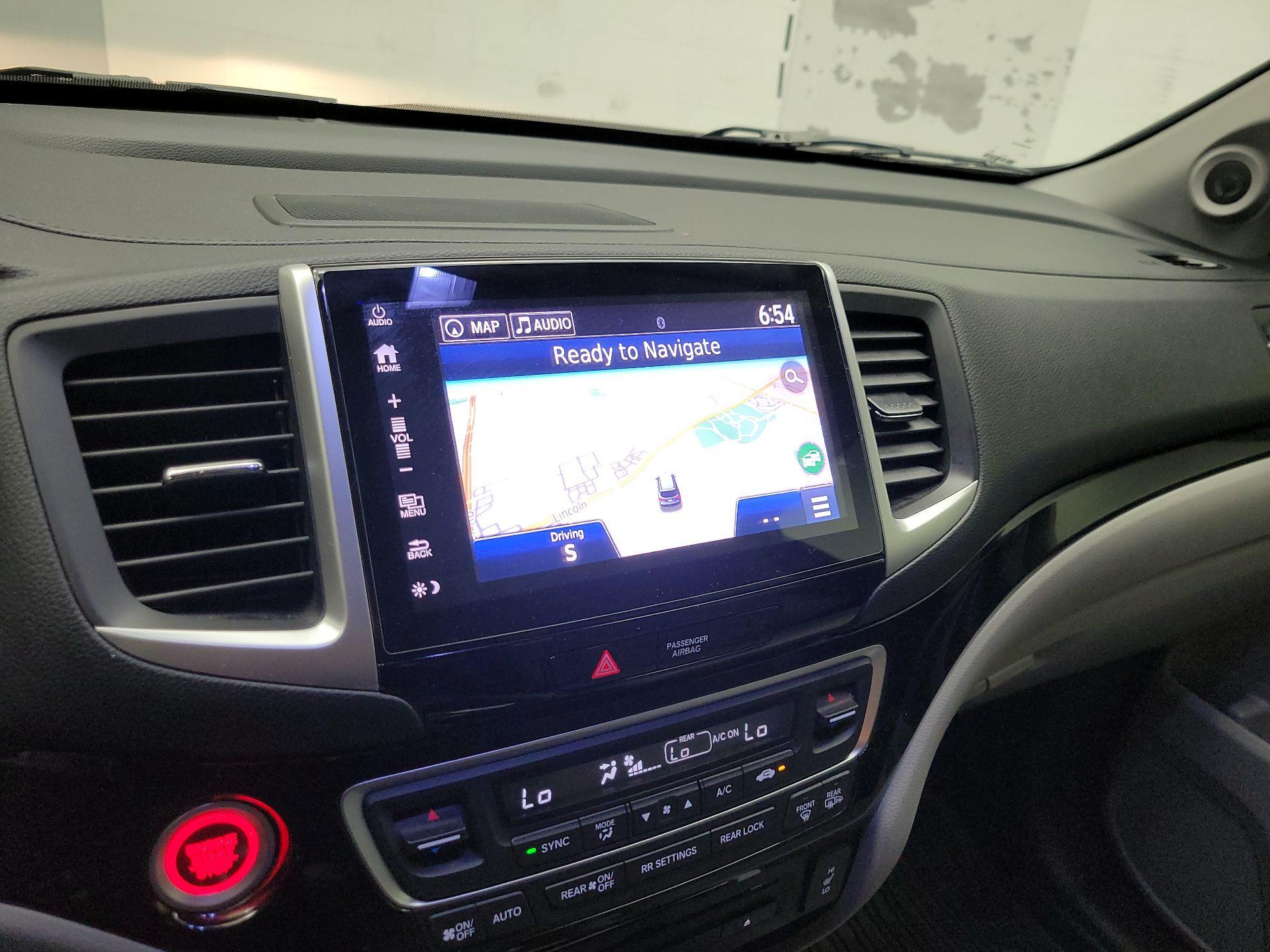 Thumbnail: 2018 Honda Pilot - 12