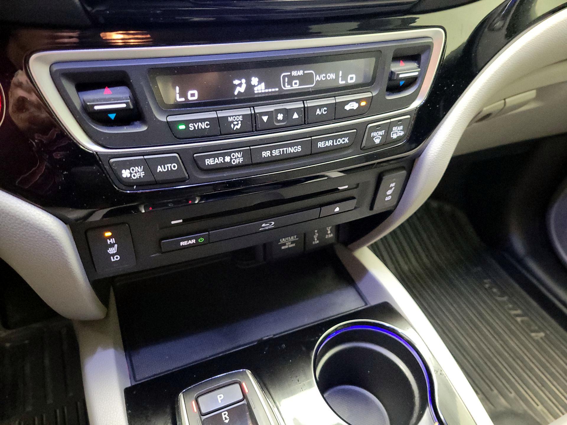 Thumbnail: 2018 Honda Pilot - 15