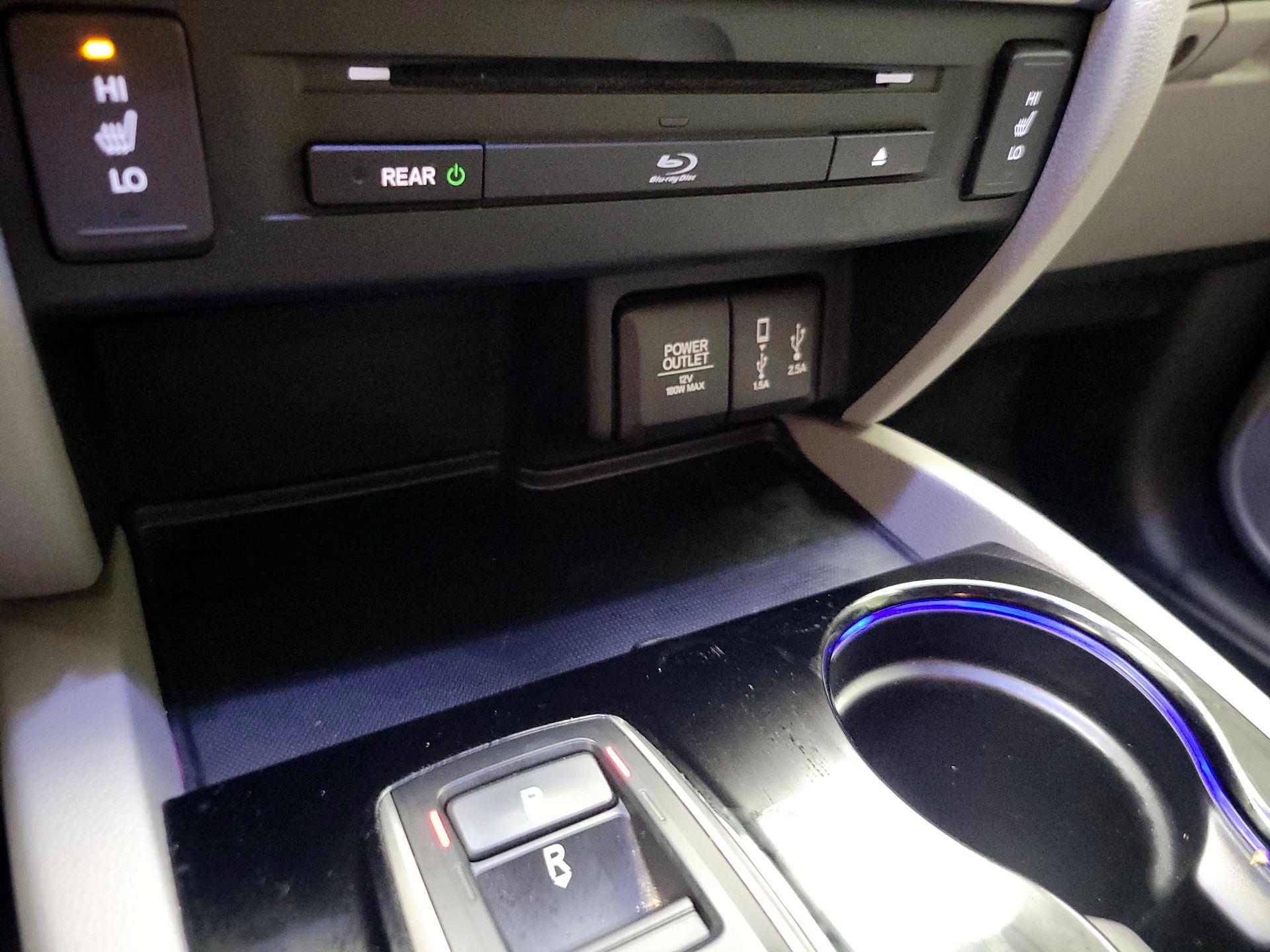 Thumbnail: 2018 Honda Pilot - 17