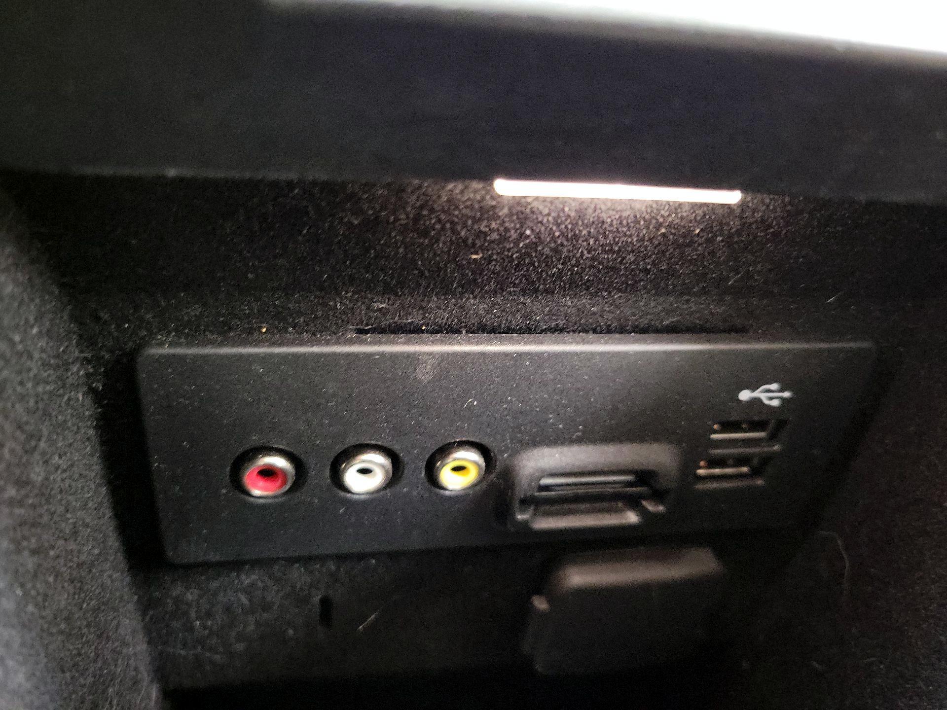 Thumbnail: 2014 Lincoln MKZ - 19