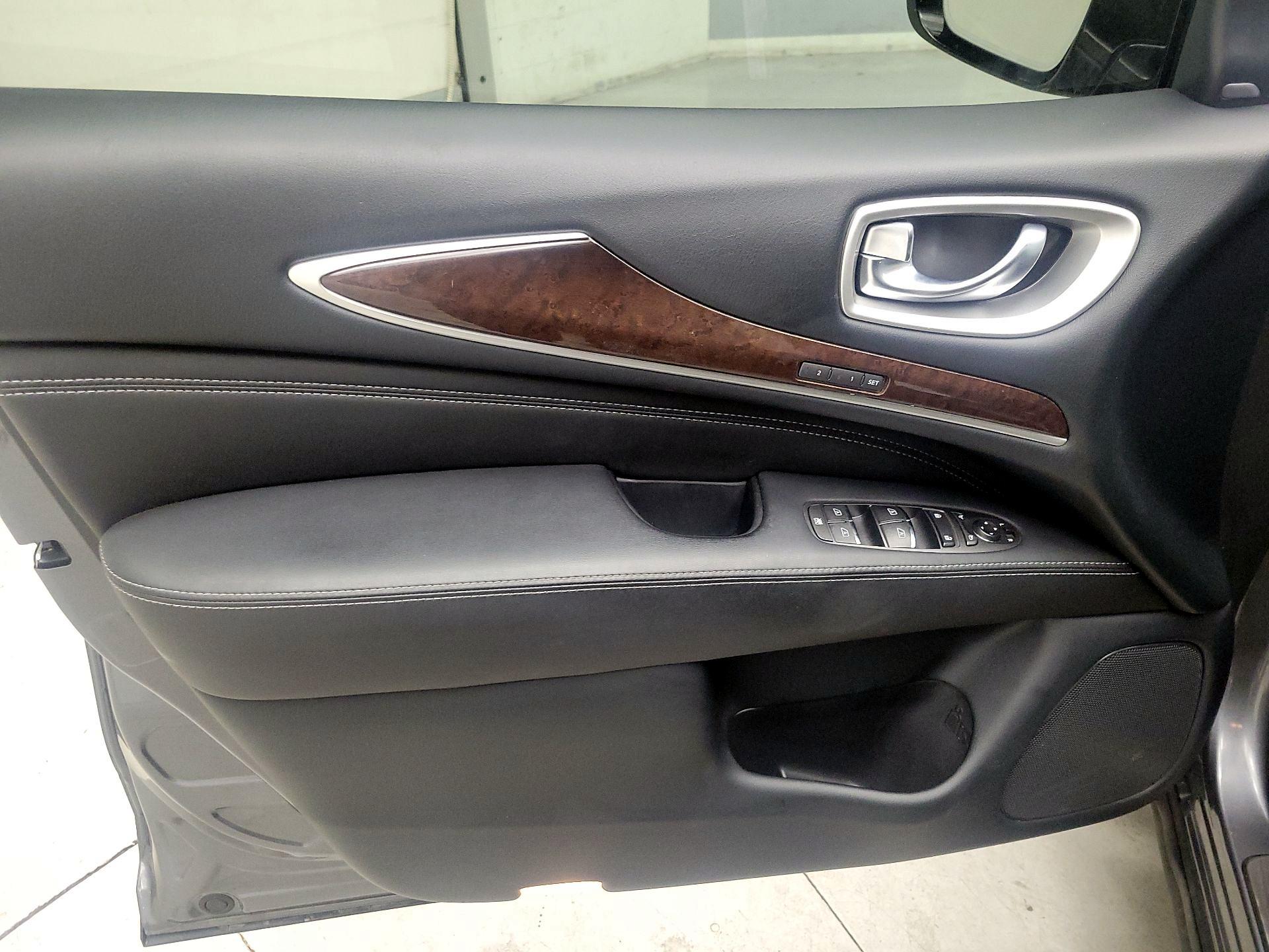 Thumbnail: 2020 INFINITI QX60 - 10