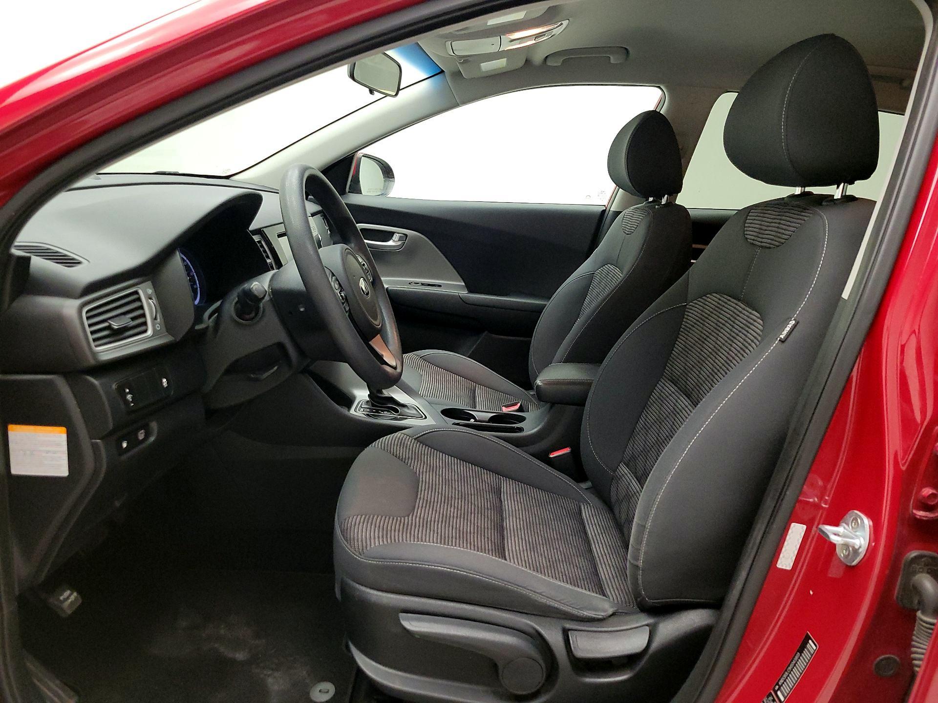 Thumbnail: 2017 Kia Niro - 9