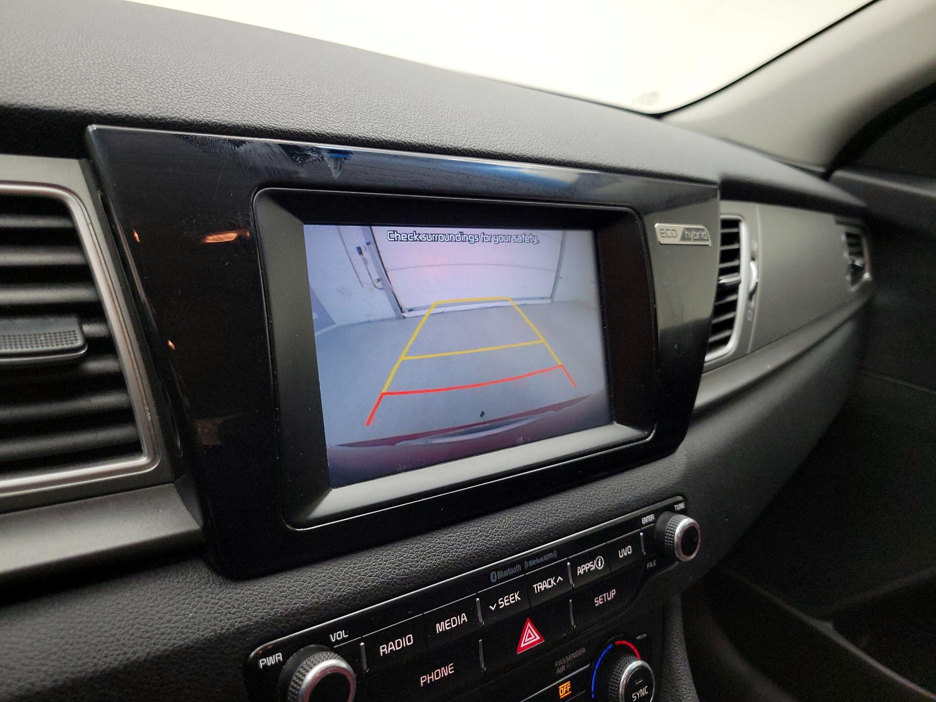 Thumbnail: 2017 Kia Niro - 12