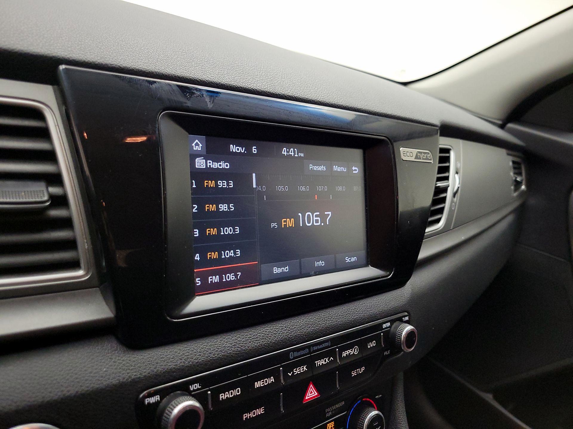 Thumbnail: 2017 Kia Niro - 13