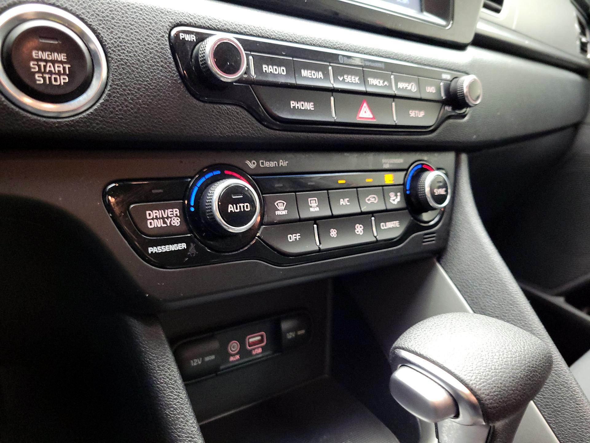 Thumbnail: 2017 Kia Niro - 14