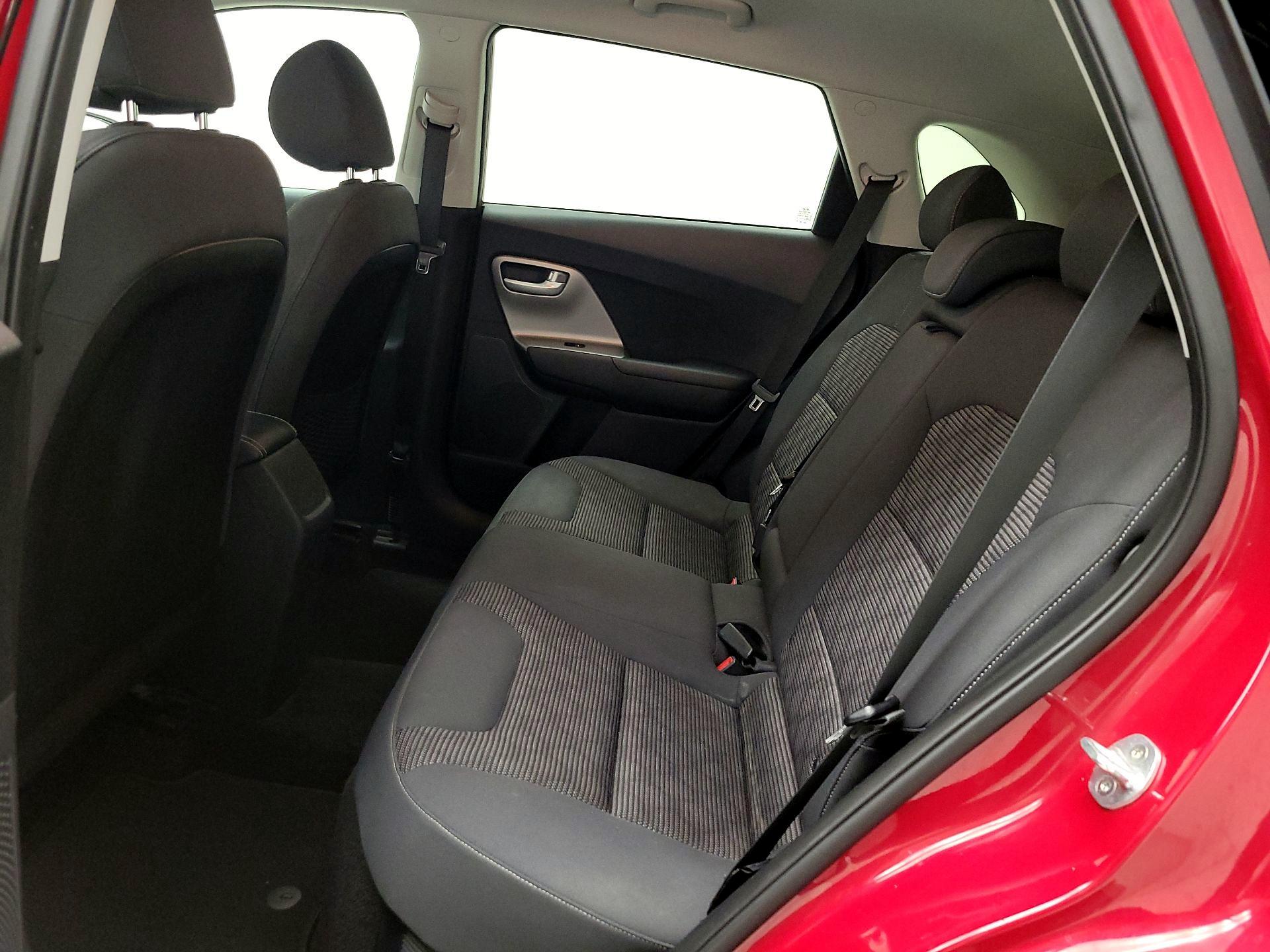 Thumbnail: 2017 Kia Niro - 17