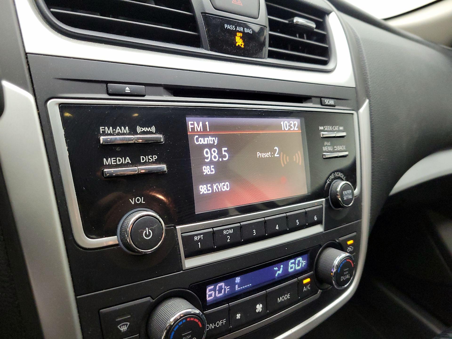 Thumbnail: 2017 Nissan Altima - 13