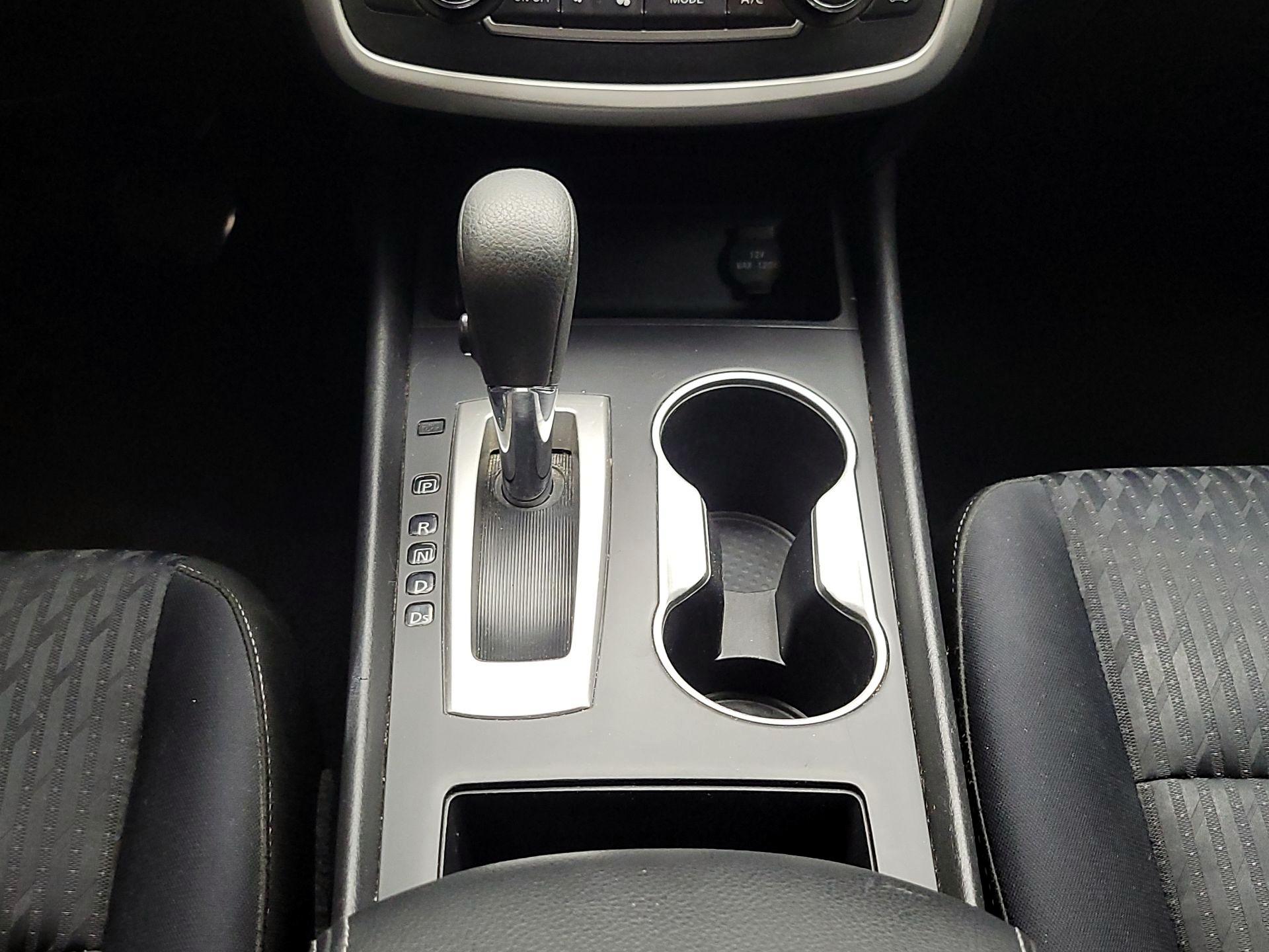 Thumbnail: 2017 Nissan Altima - 15