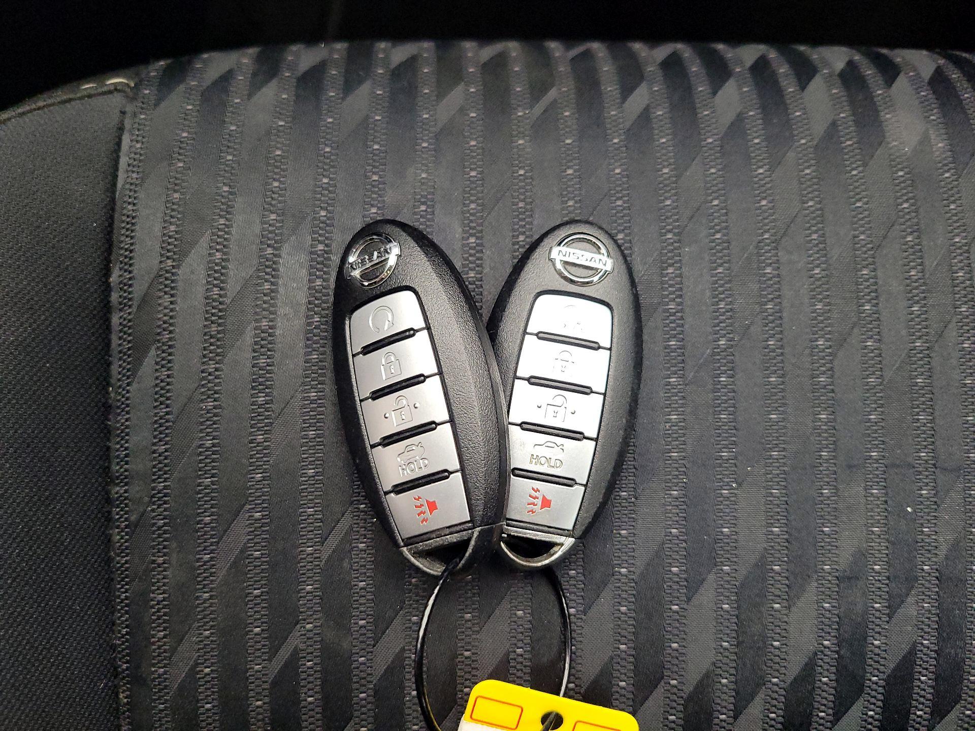 Thumbnail: 2017 Nissan Altima - 20