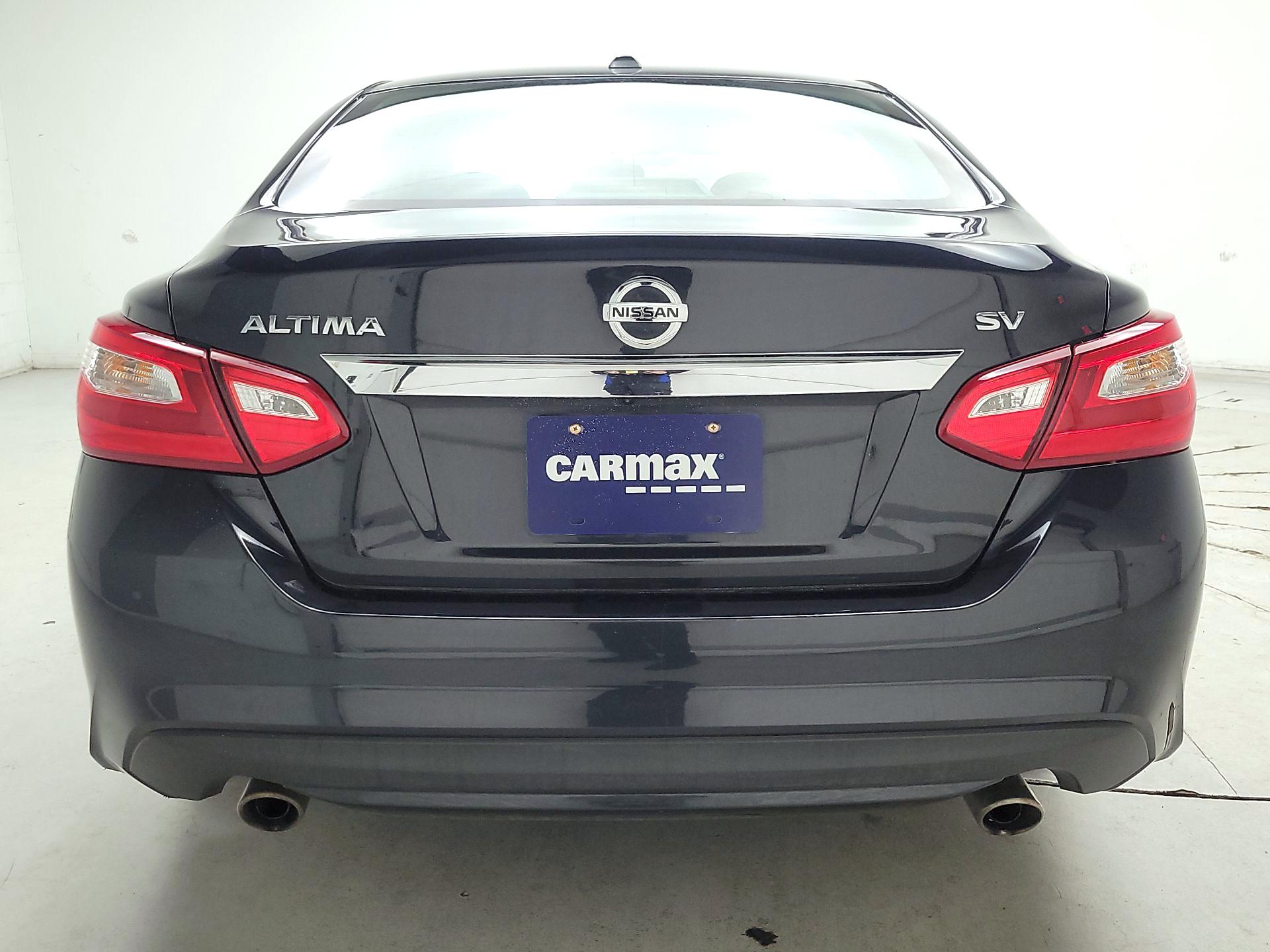 Thumbnail: 2017 Nissan Altima - 6