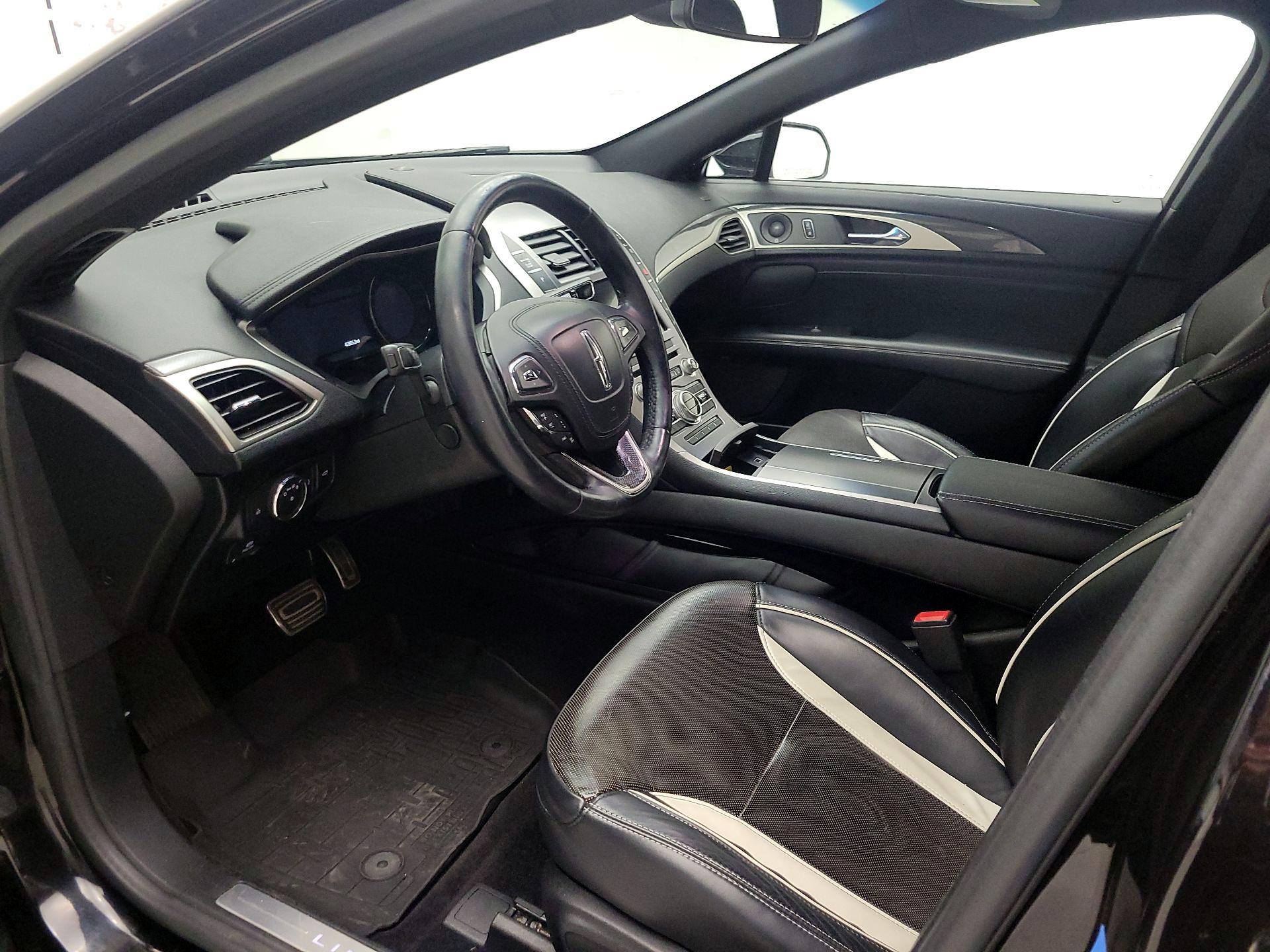 Thumbnail: 2017 Lincoln MKZ - 9