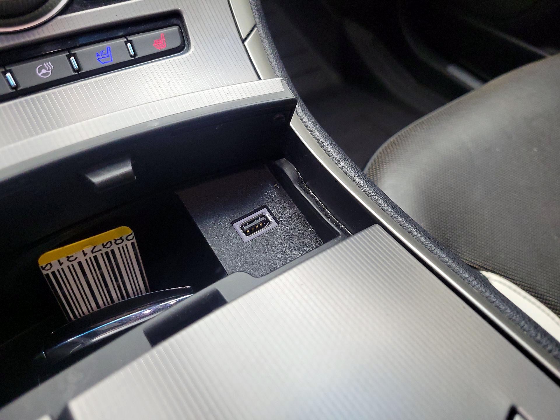 Thumbnail: 2017 Lincoln MKZ - 17