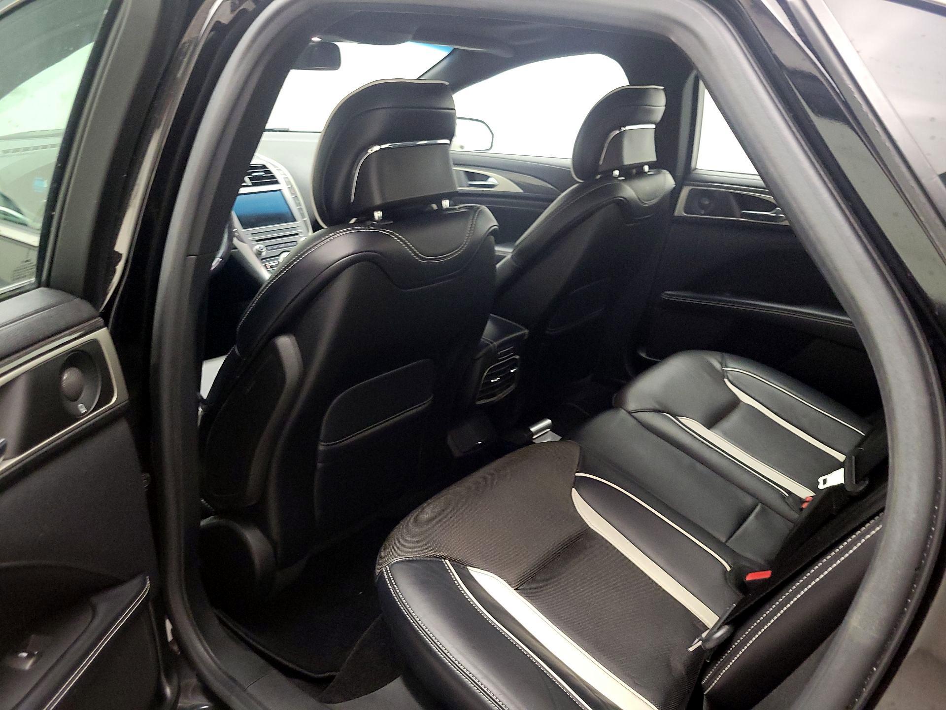 Thumbnail: 2017 Lincoln MKZ - 18