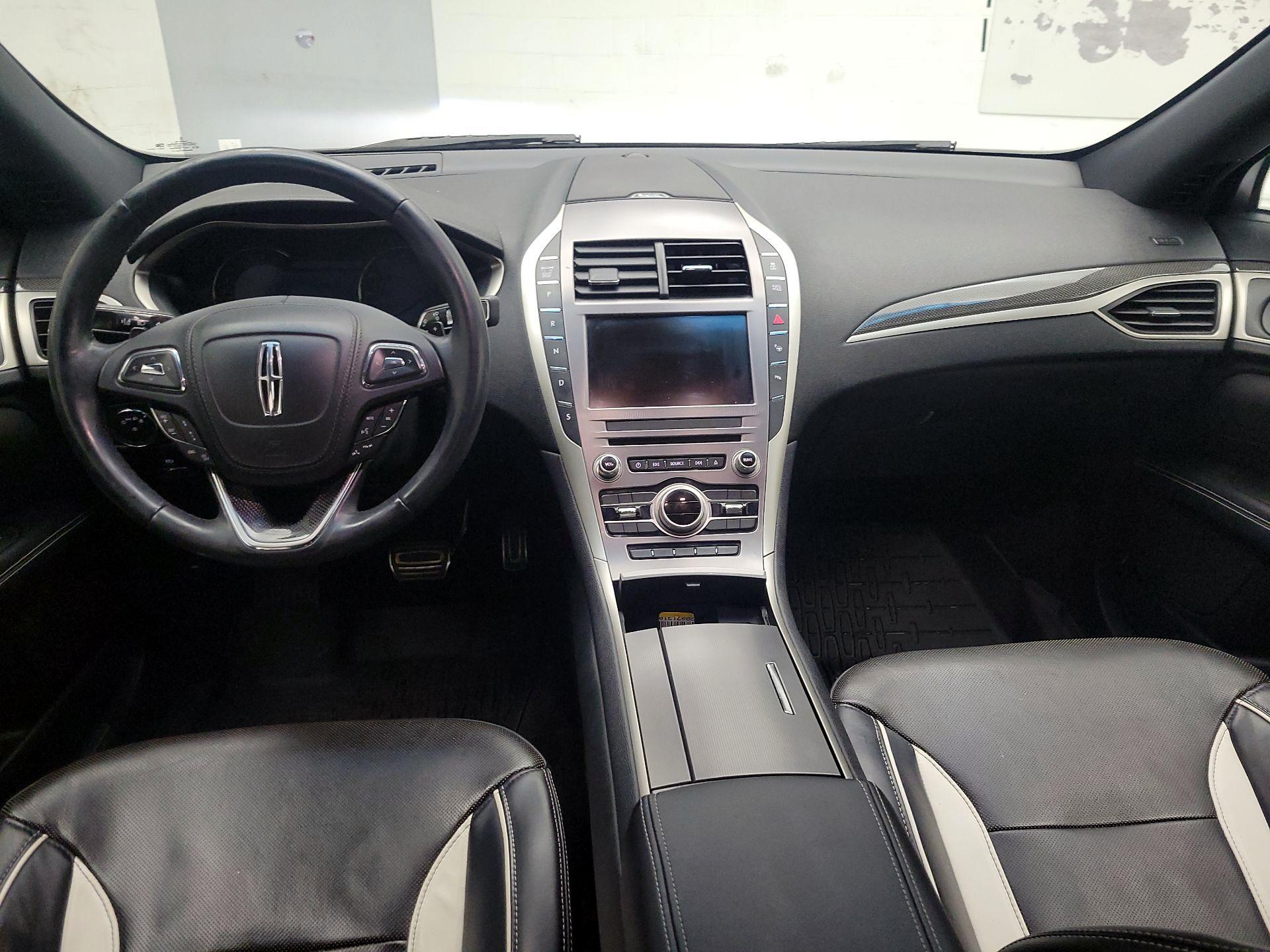 Thumbnail: 2017 Lincoln MKZ - 8