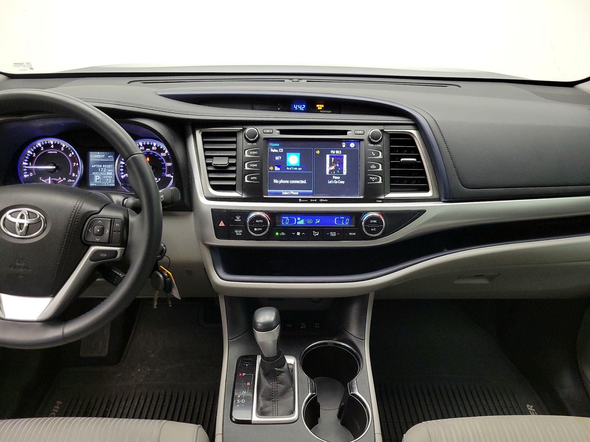 Thumbnail: 2016 Toyota Highlander - 9