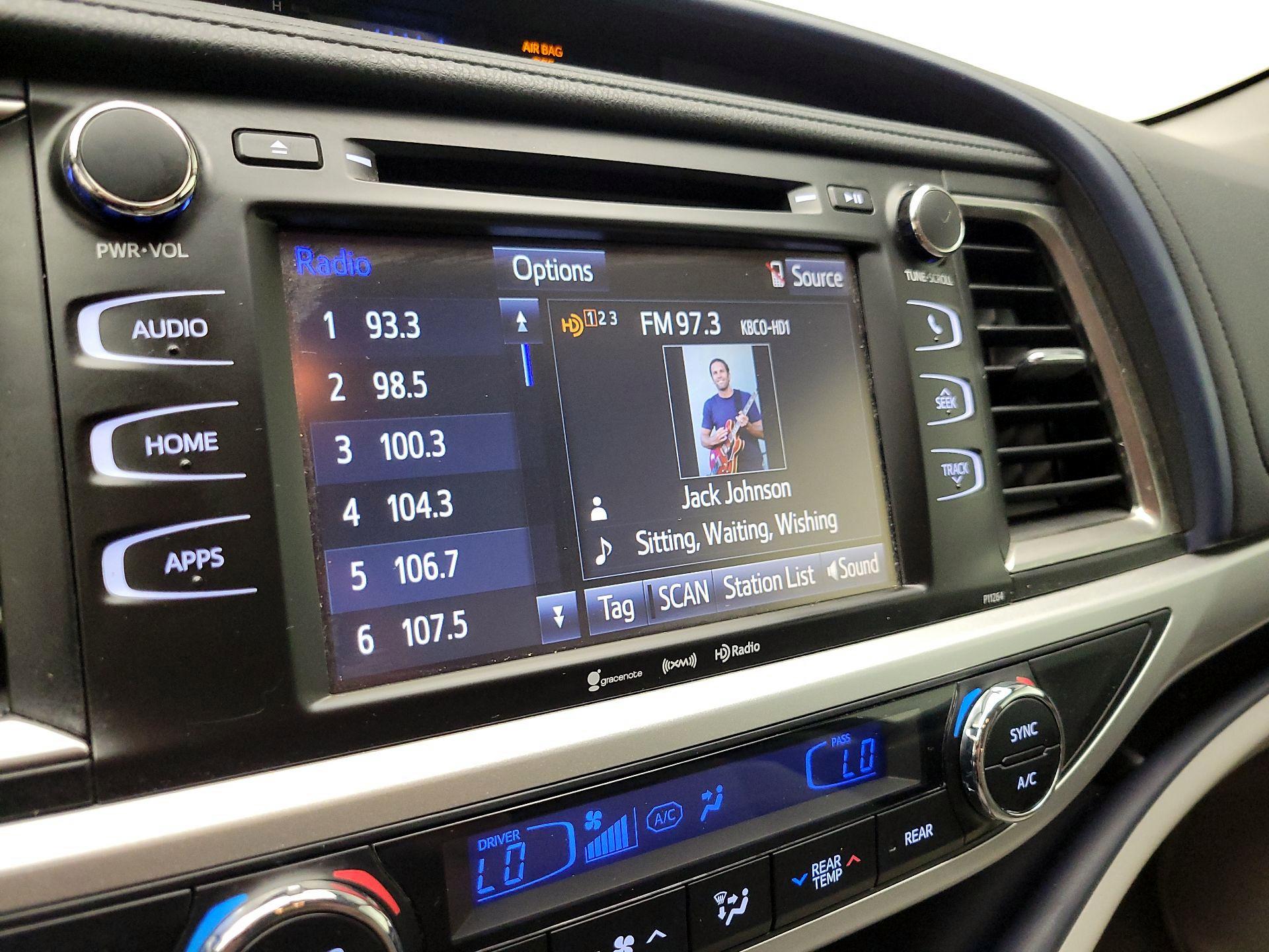 Thumbnail: 2016 Toyota Highlander - 15