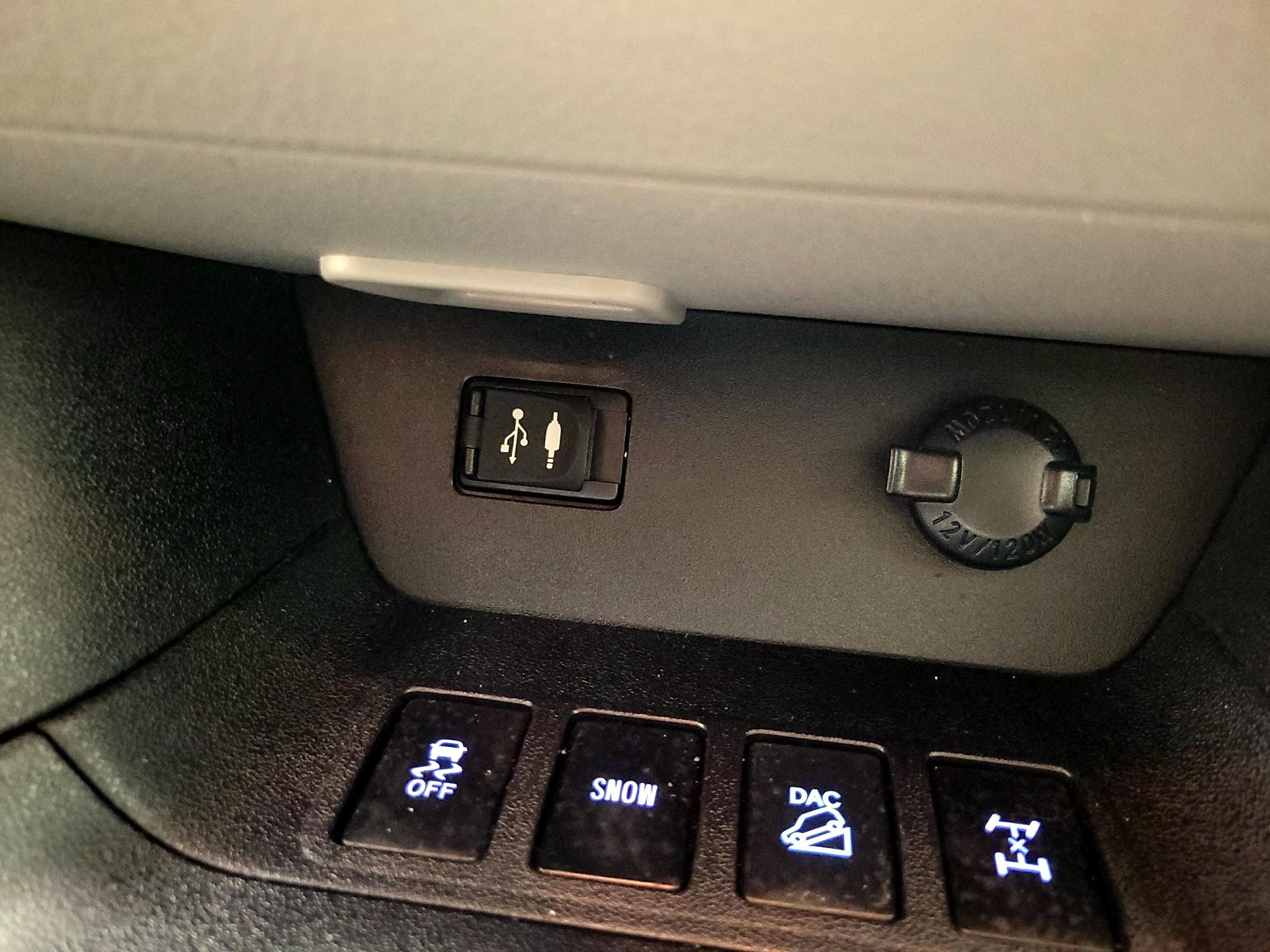 Thumbnail: 2016 Toyota Highlander - 18