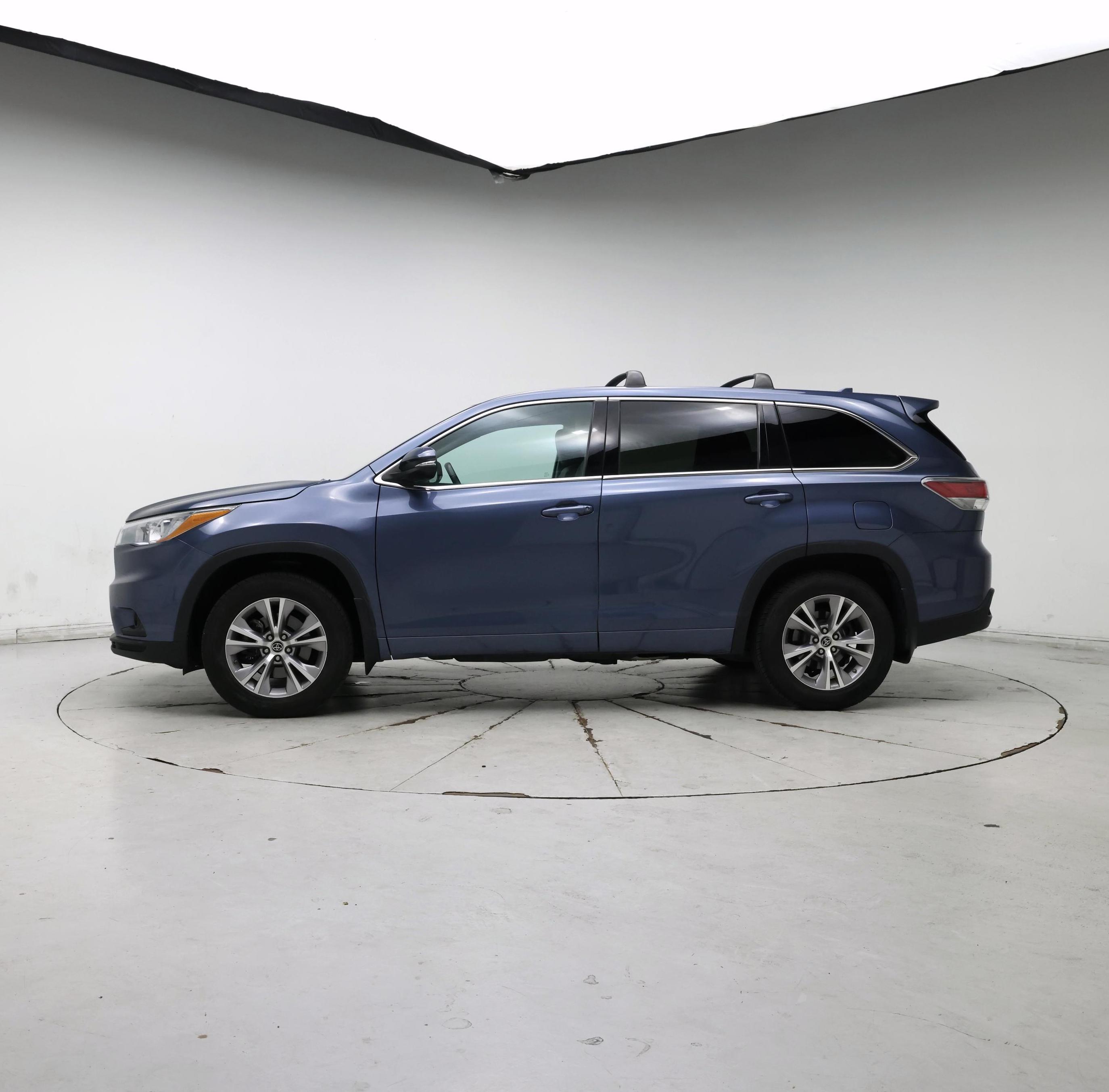 Thumbnail: 2016 Toyota Highlander - 3