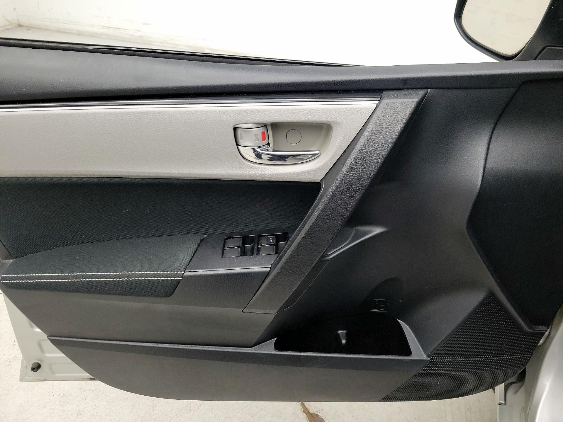 Thumbnail: 2017 Toyota Corolla - 12