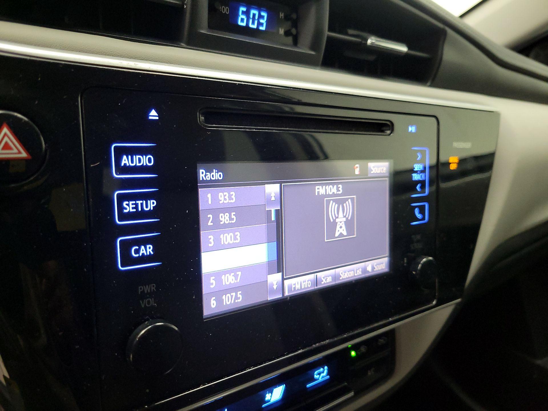 Thumbnail: 2017 Toyota Corolla - 15