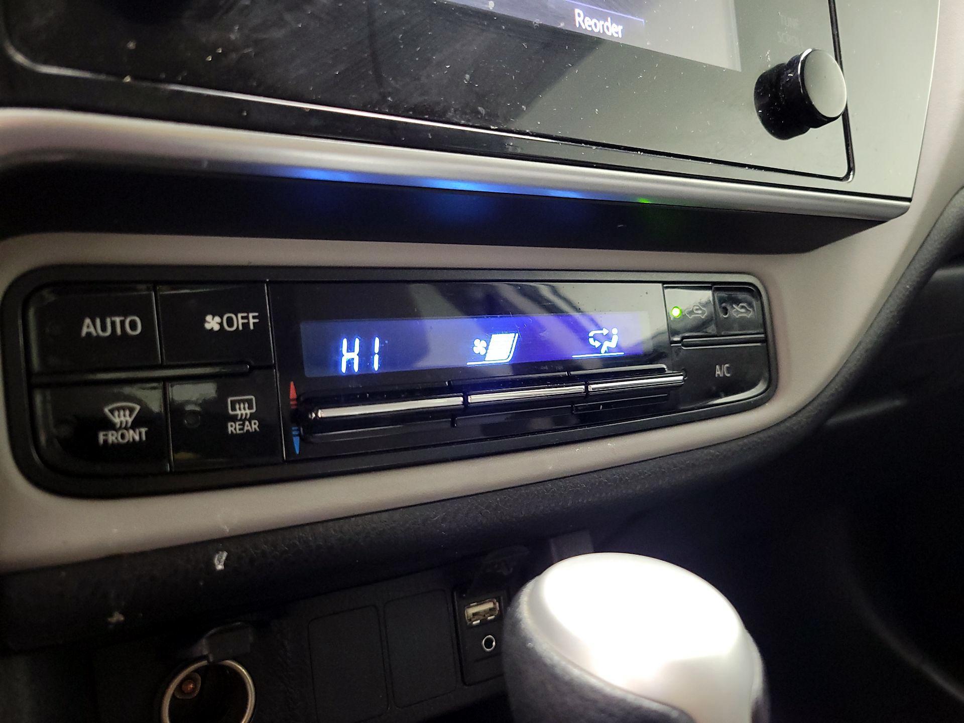 Thumbnail: 2017 Toyota Corolla - 16