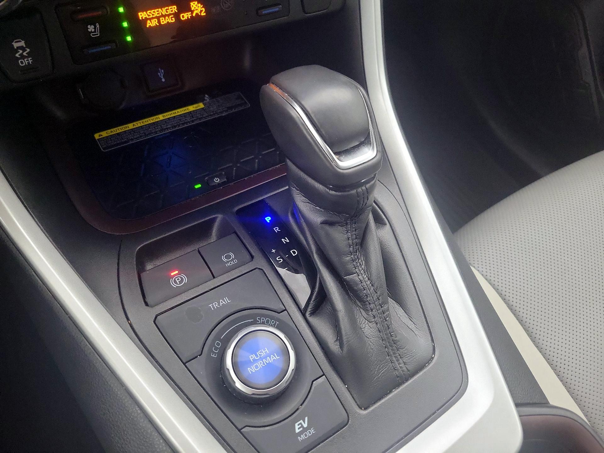 Thumbnail: 2021 Toyota RAV4 - 18