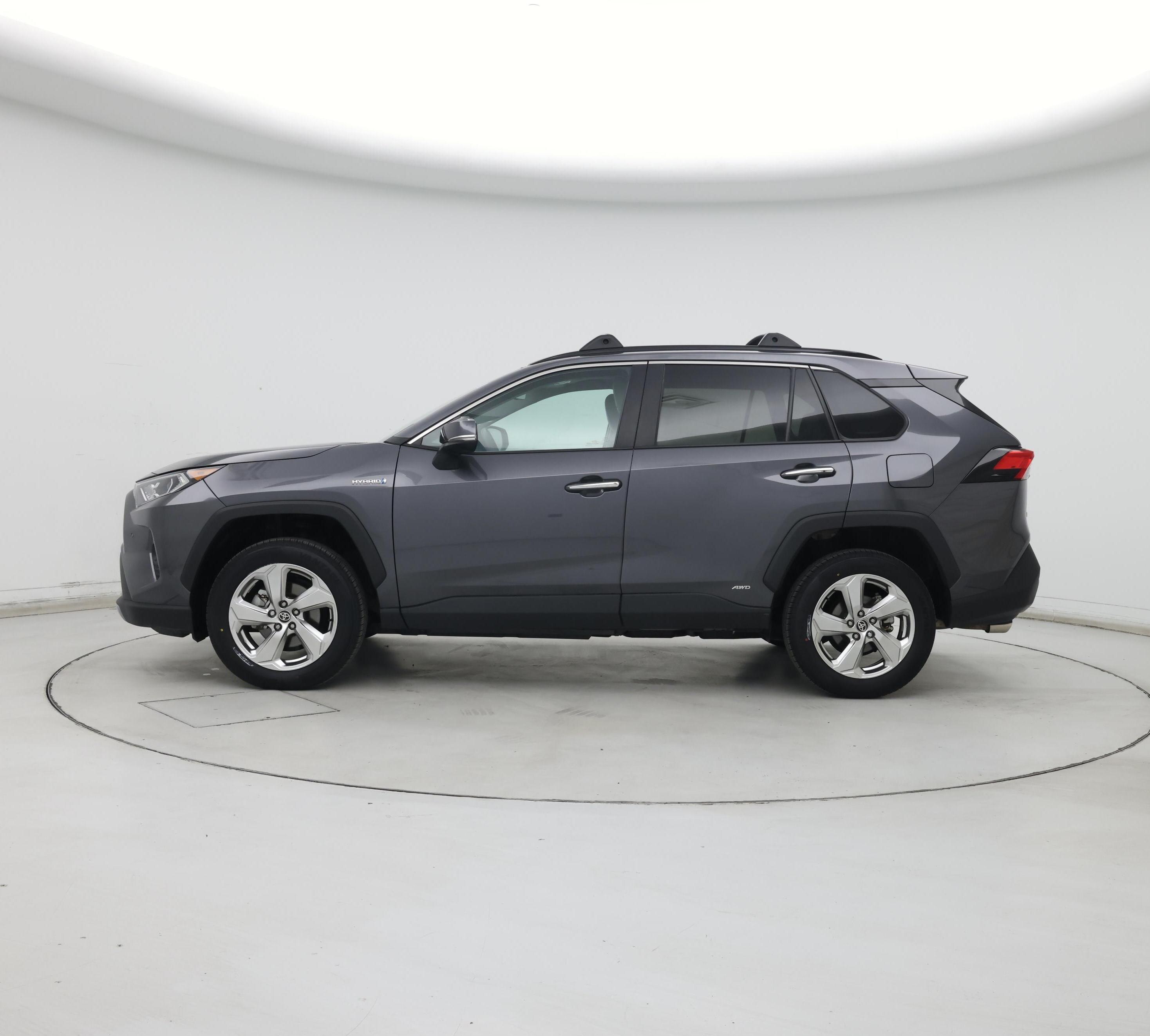 Thumbnail: 2021 Toyota RAV4 - 3
