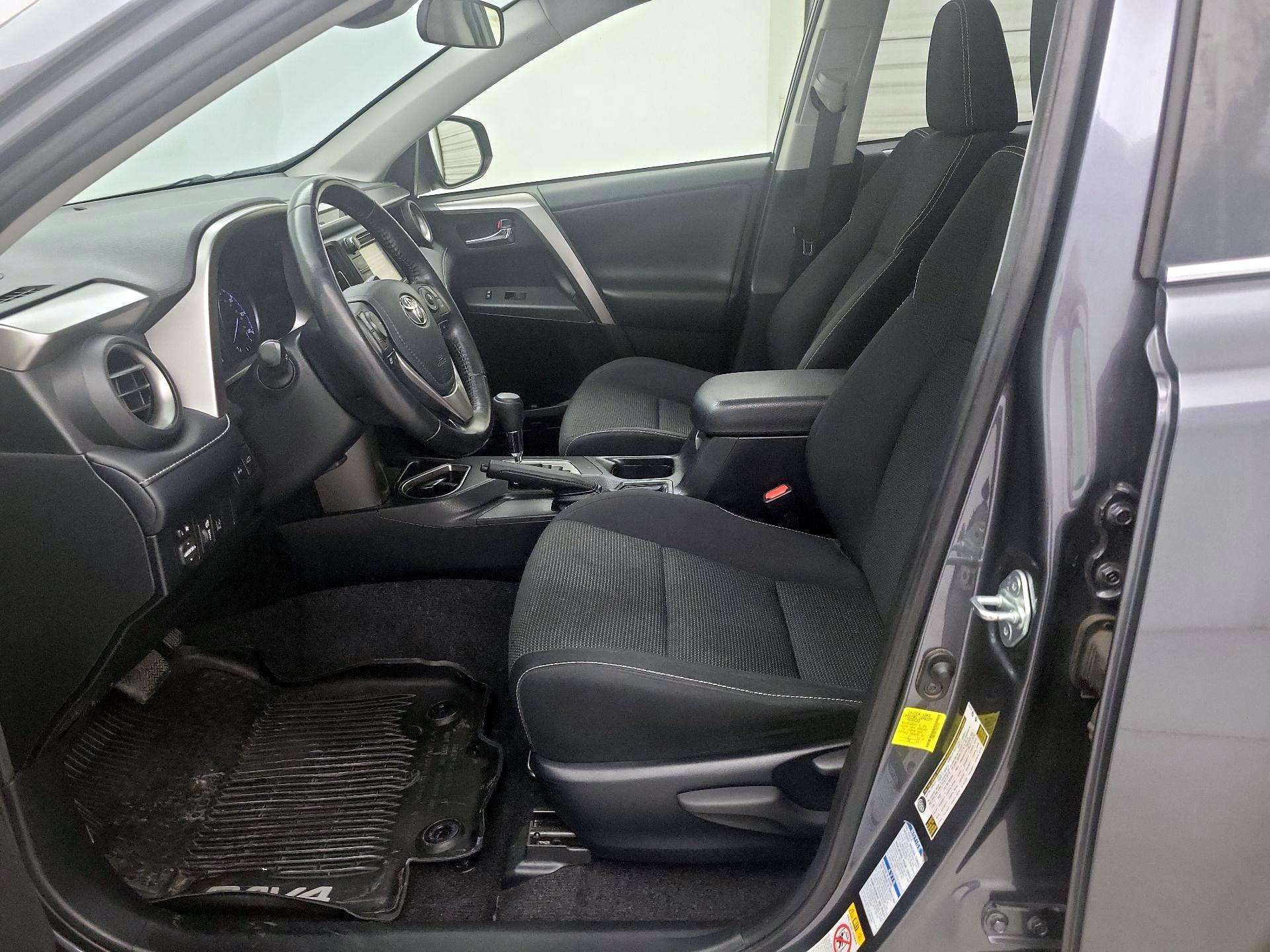 Thumbnail: 2018 Toyota RAV4 - 11