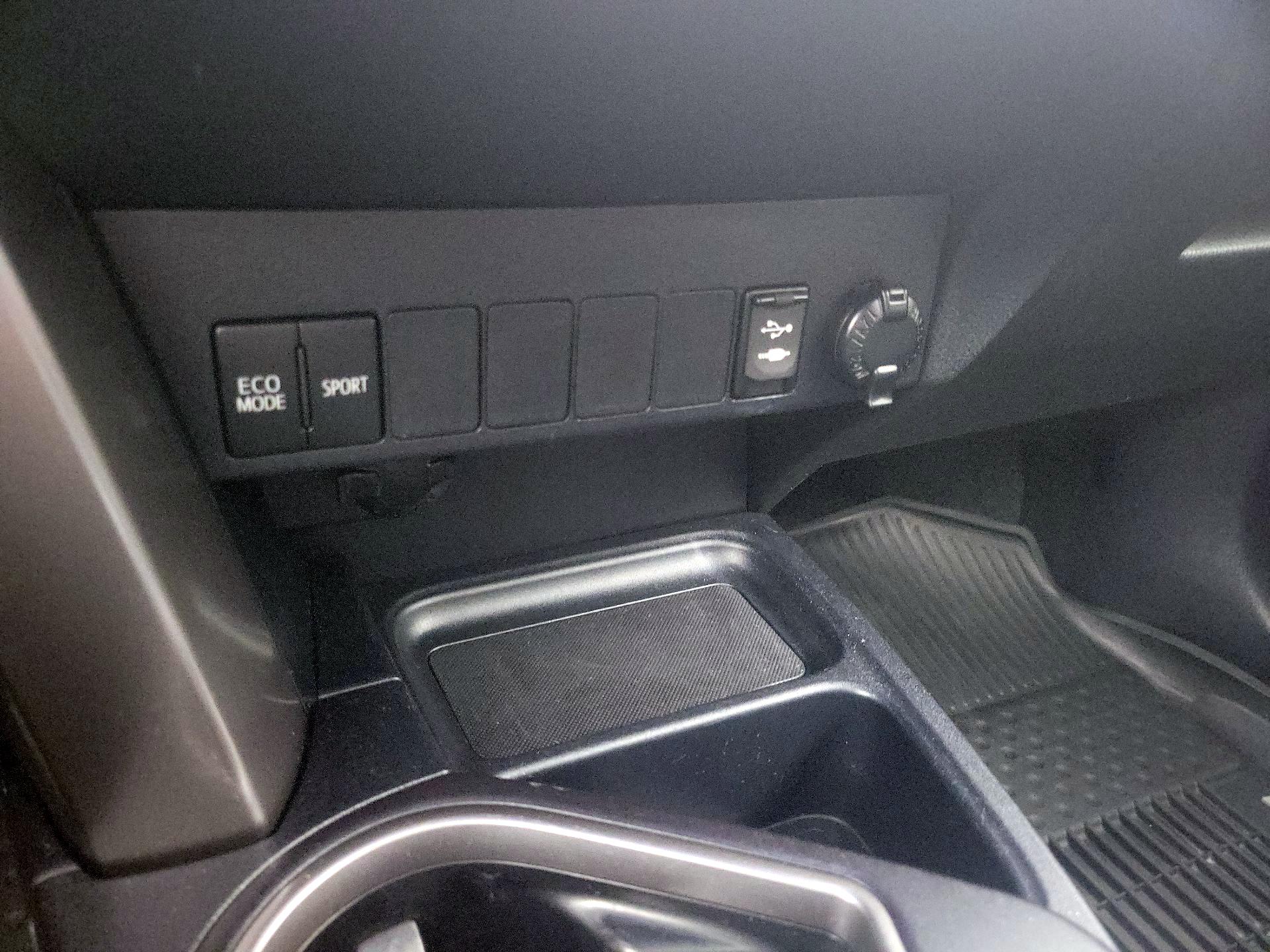 Thumbnail: 2018 Toyota RAV4 - 19