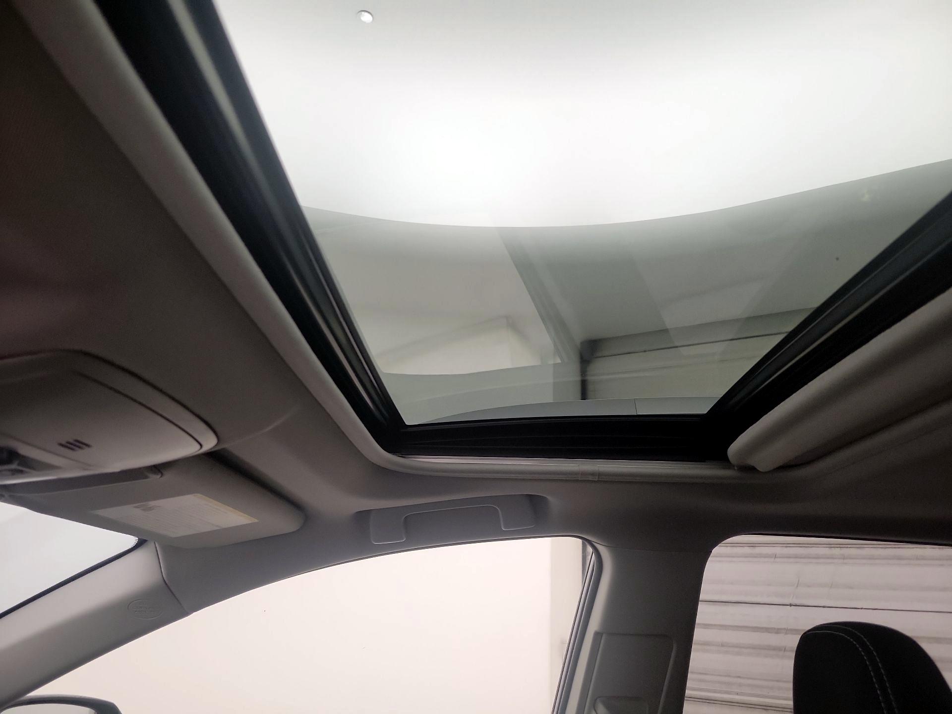 Thumbnail: 2018 Toyota RAV4 - 20