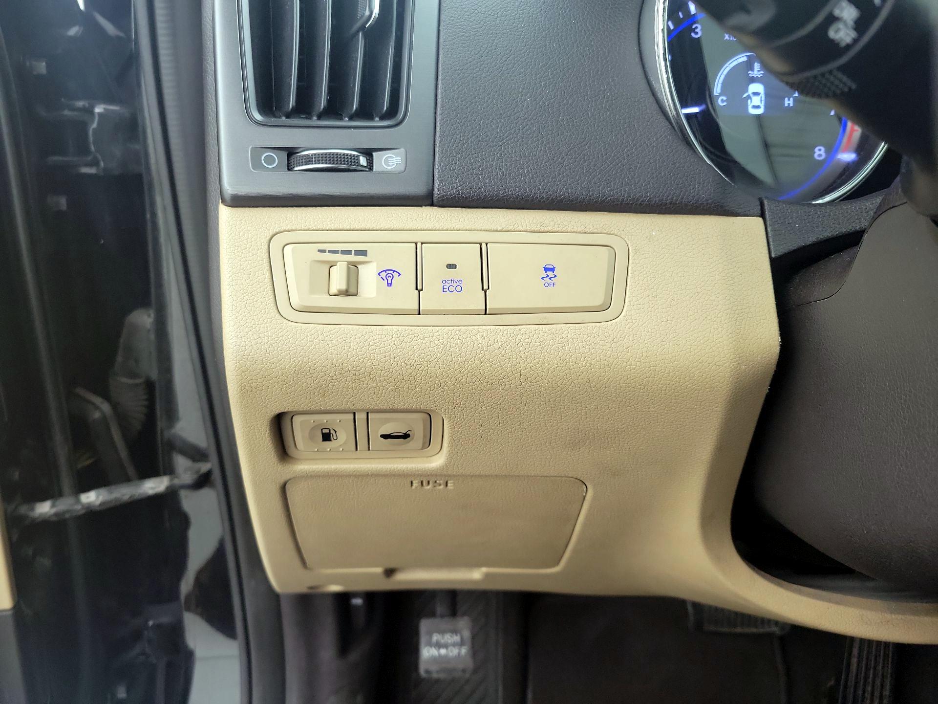 Thumbnail: 2014 Hyundai Sonata - 13