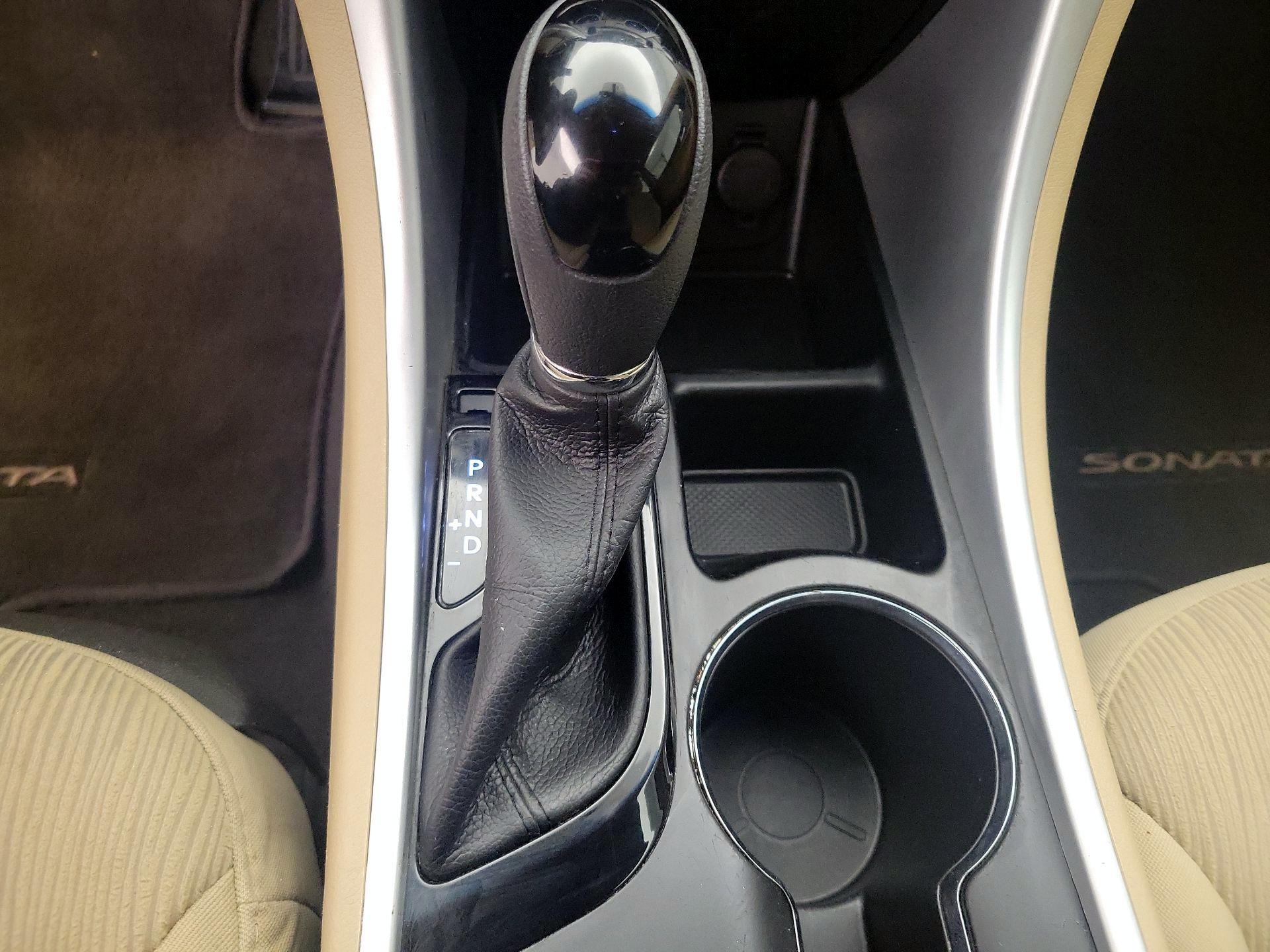 Thumbnail: 2014 Hyundai Sonata - 17