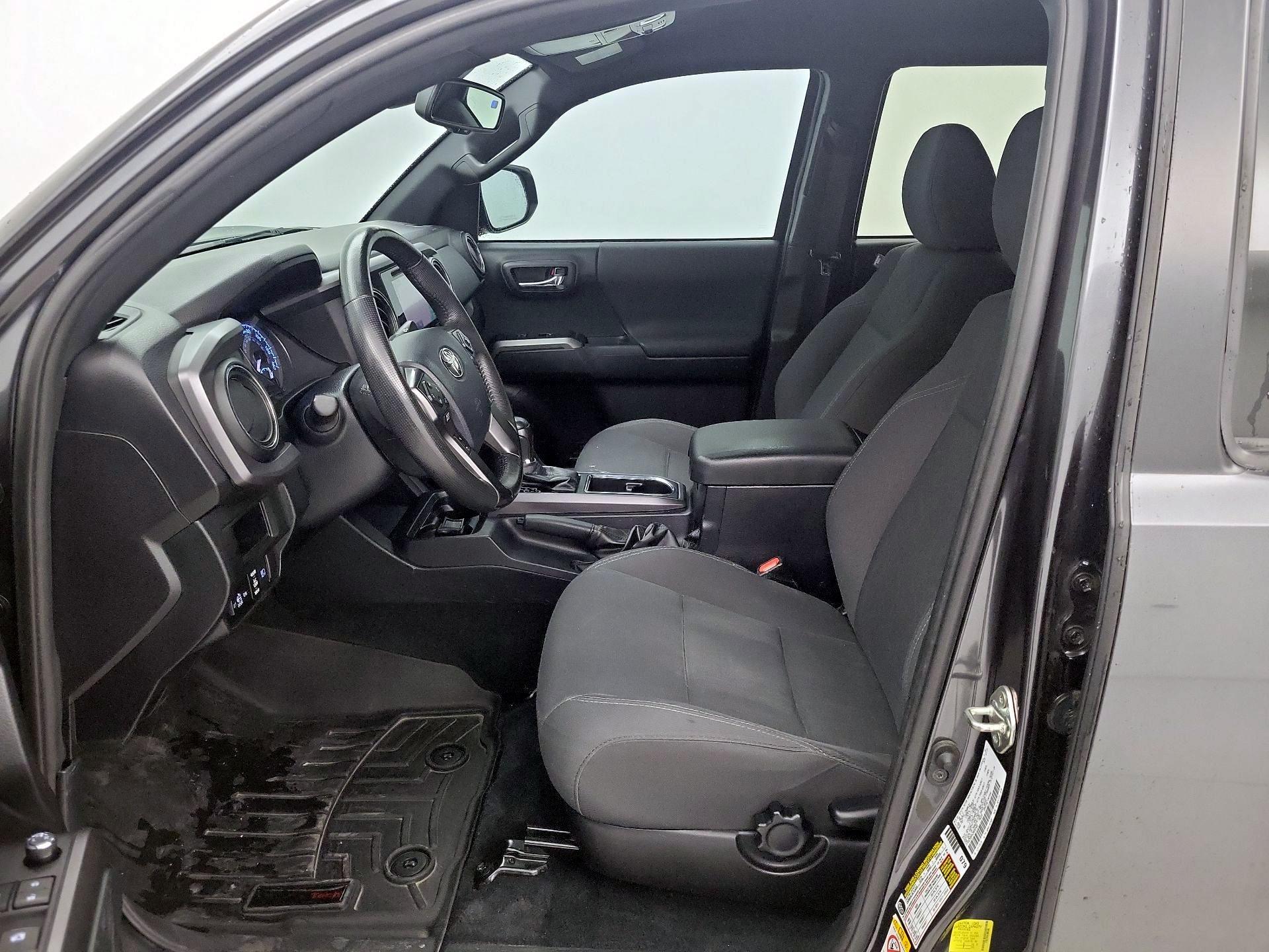 Thumbnail: 2018 Toyota Tacoma - 11