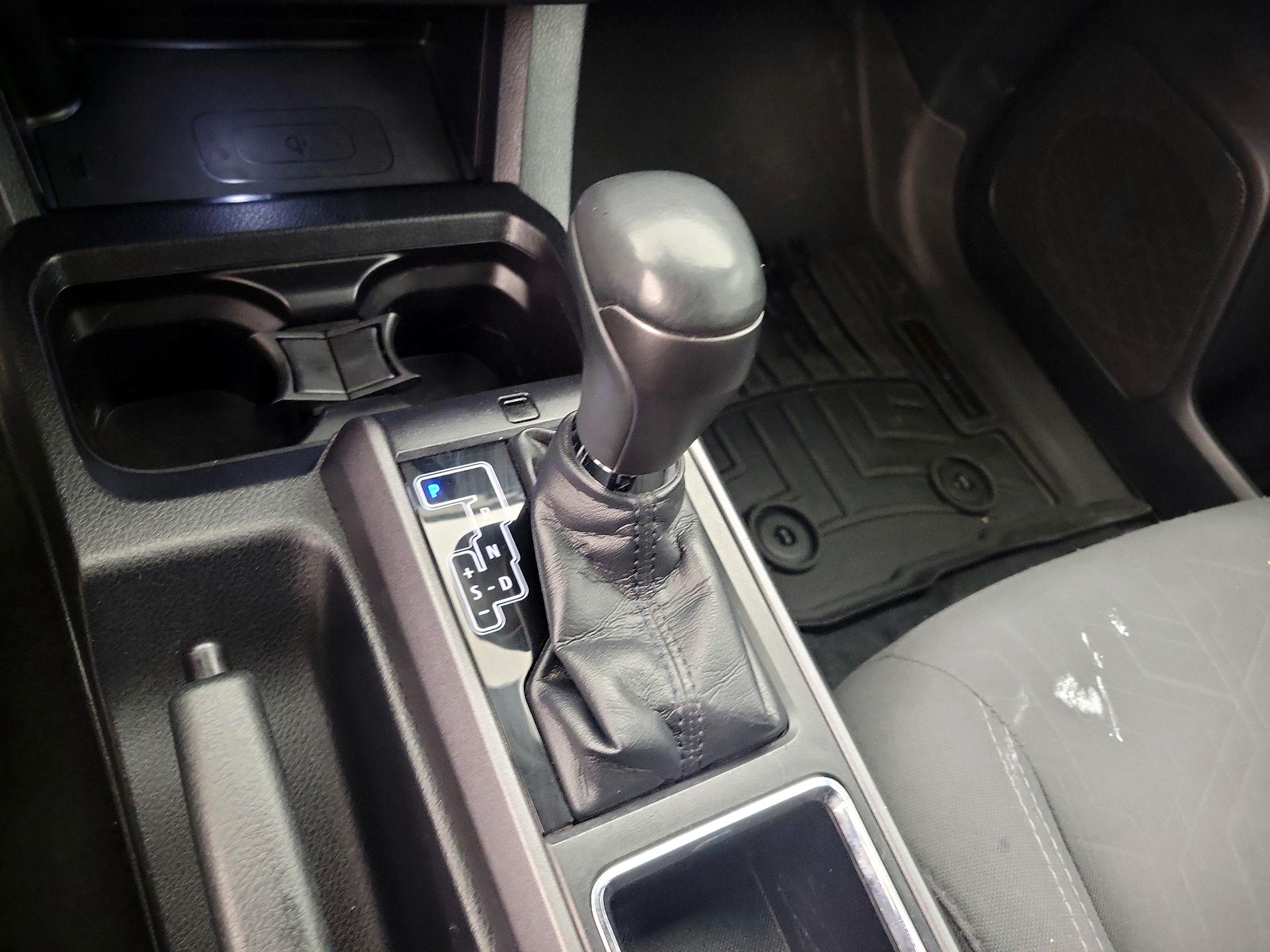 Thumbnail: 2018 Toyota Tacoma - 18