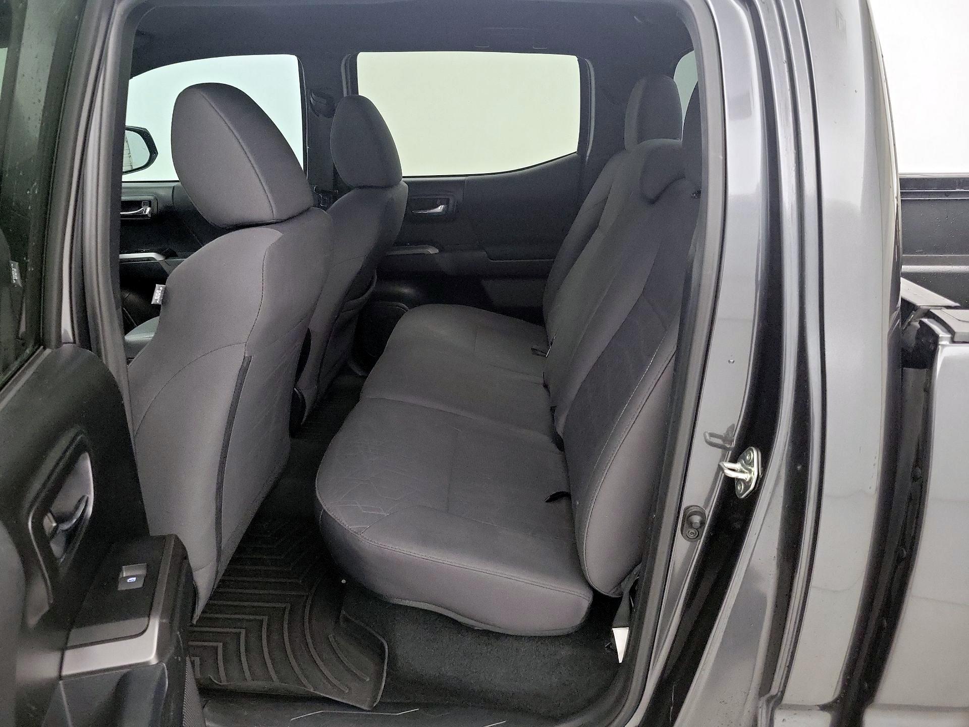 Thumbnail: 2018 Toyota Tacoma - 20