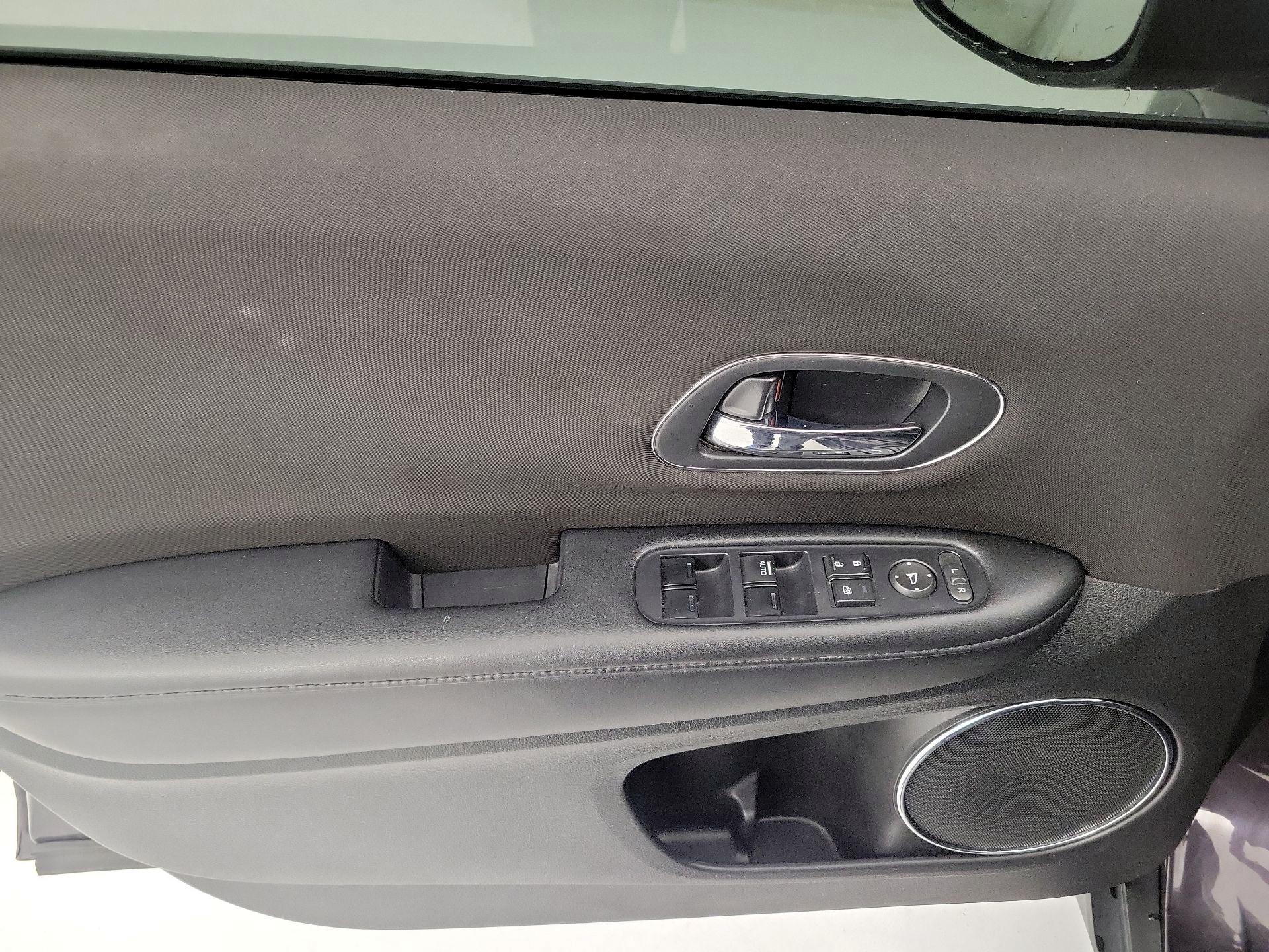 Thumbnail: 2016 Honda HR-V - 12