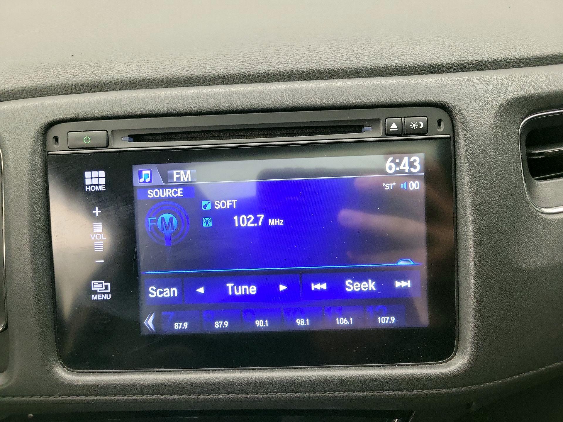 Thumbnail: 2016 Honda HR-V - 15