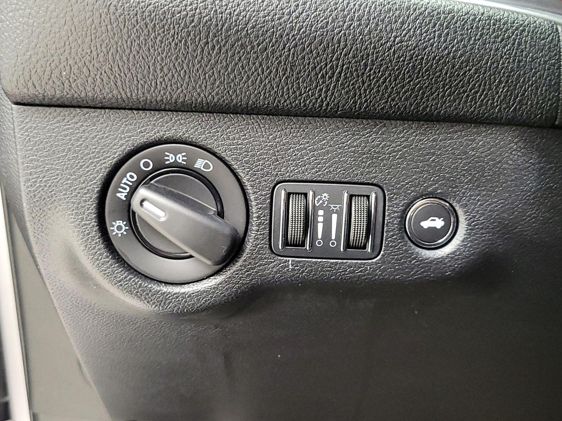 Thumbnail: 2016 Dodge Challenger - 13