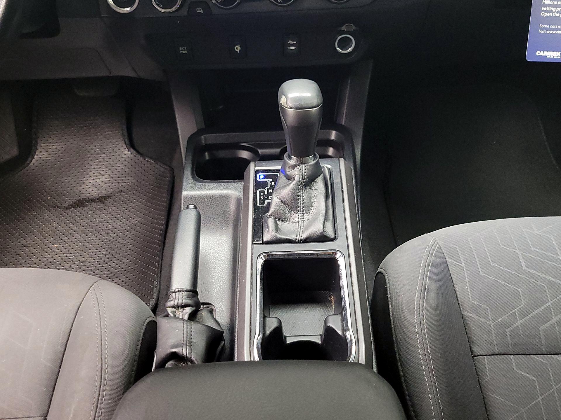 Thumbnail: 2017 Toyota Tacoma - 17