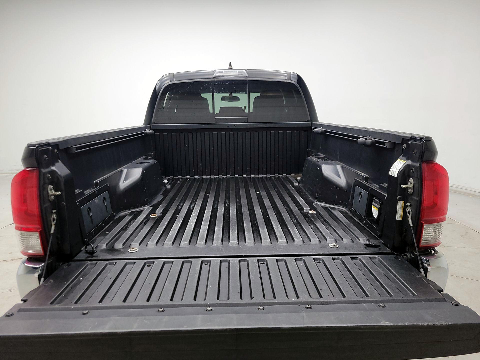 Thumbnail: 2017 Toyota Tacoma - 20