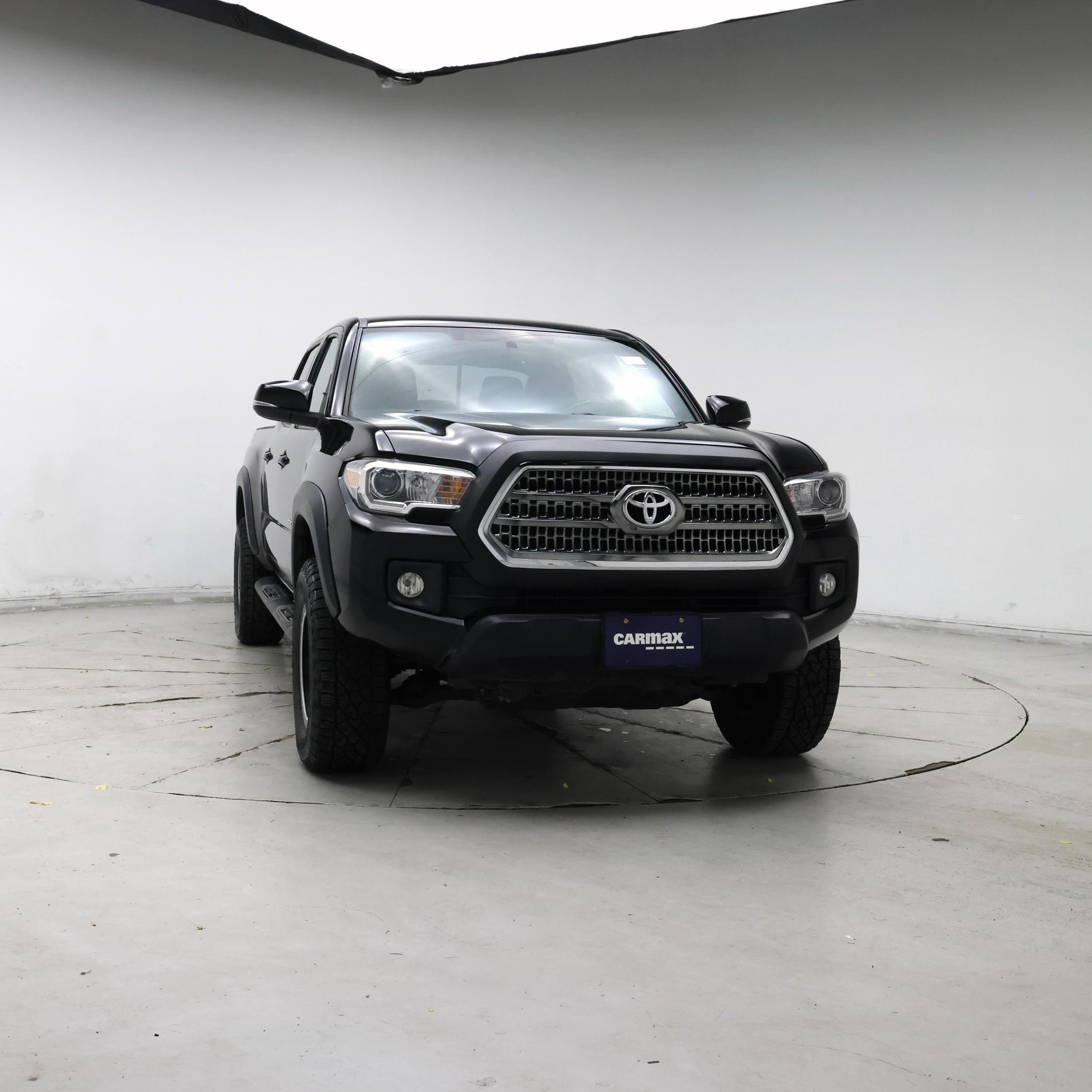 Thumbnail: 2017 Toyota Tacoma - 5