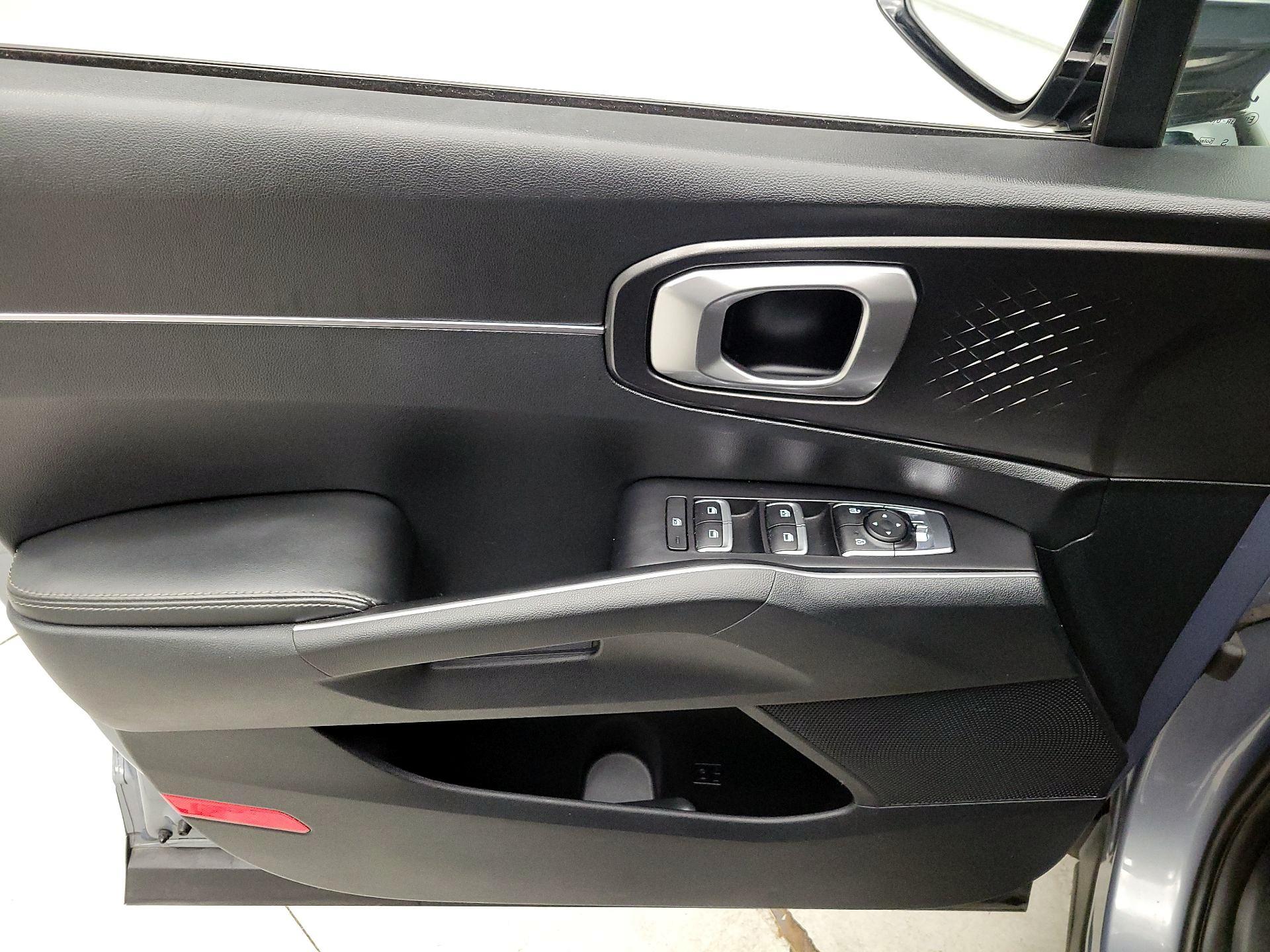 Thumbnail: 2022 Kia Sorento - 12