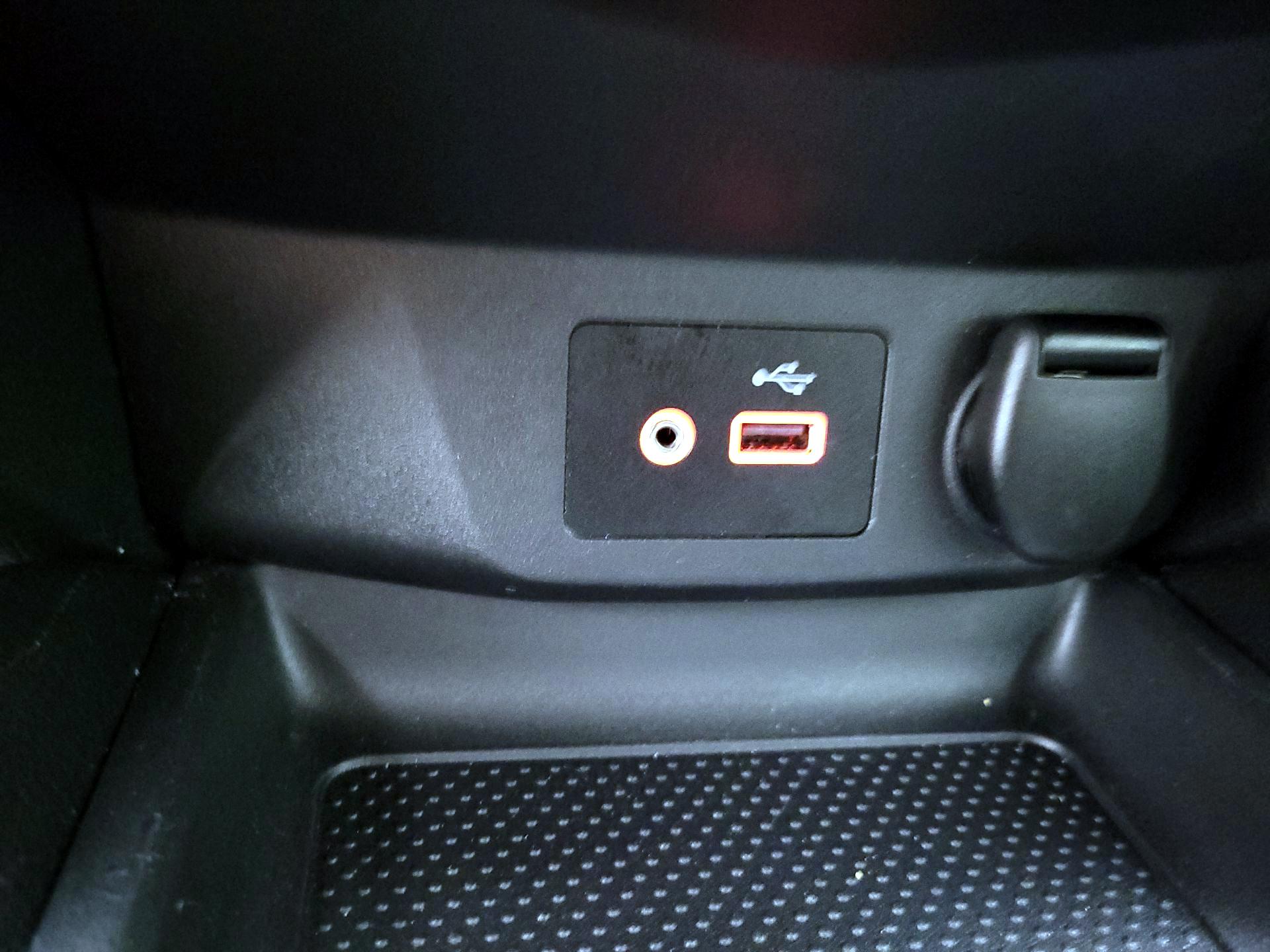 Thumbnail: 2018 Nissan Rogue - 18