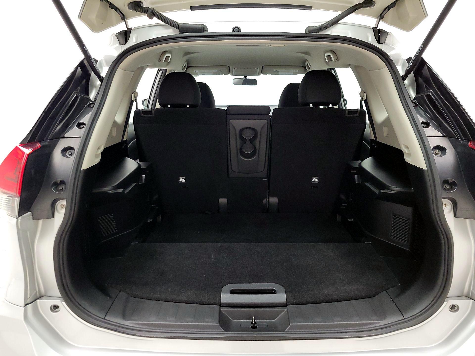 Thumbnail: 2018 Nissan Rogue - 20