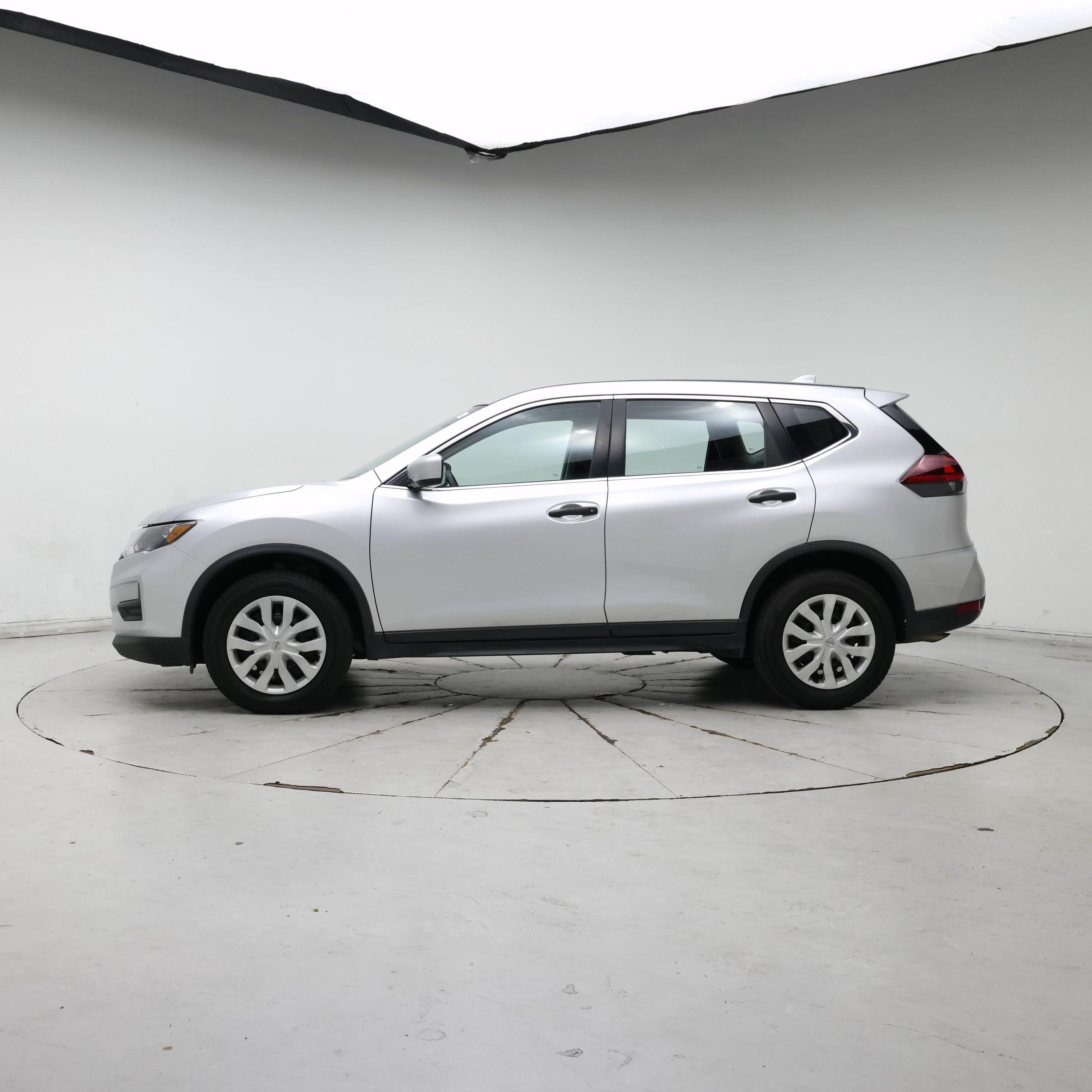 Thumbnail: 2018 Nissan Rogue - 3