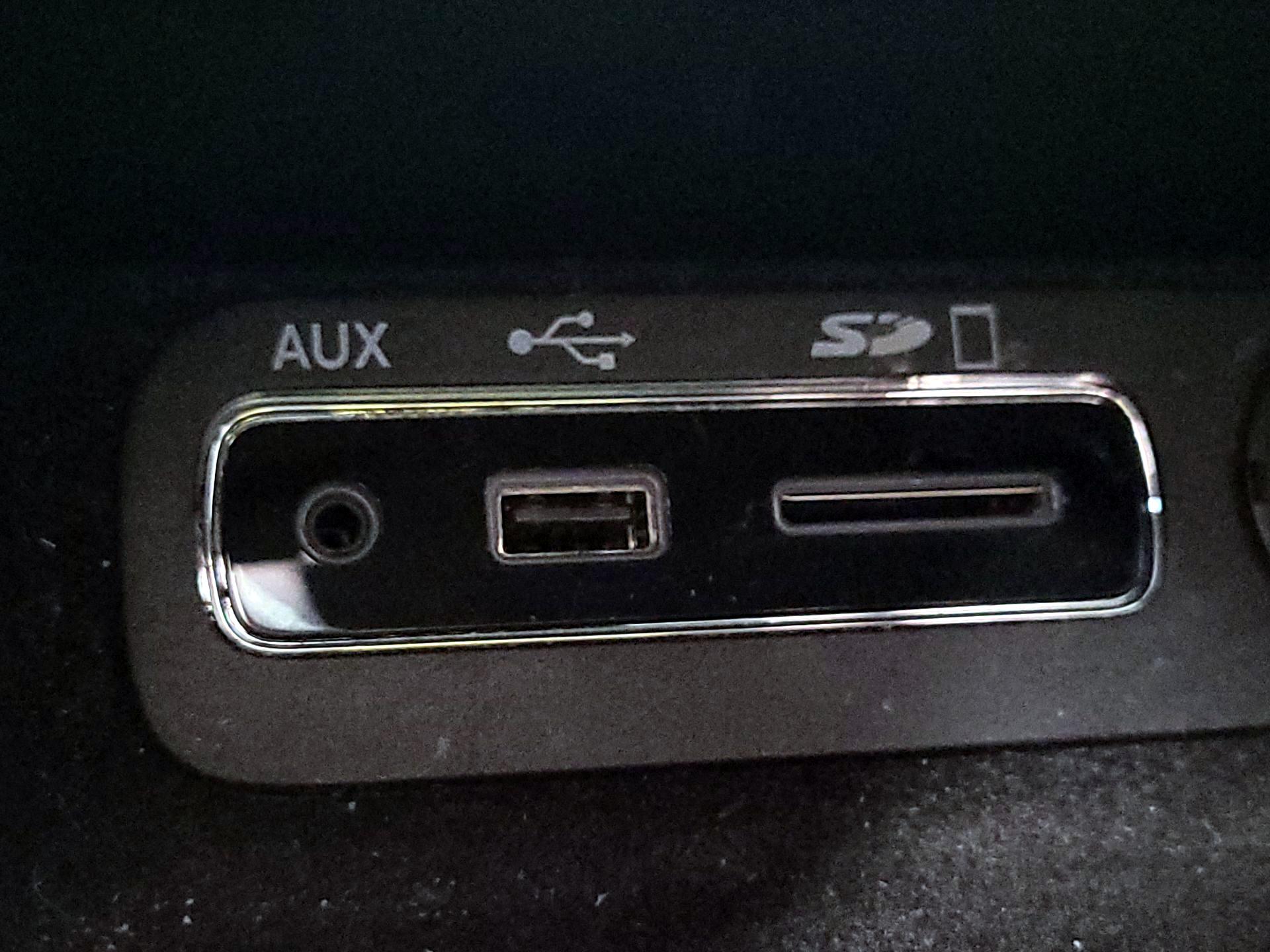 Thumbnail: 2015 Jeep Grand Cherokee - 19