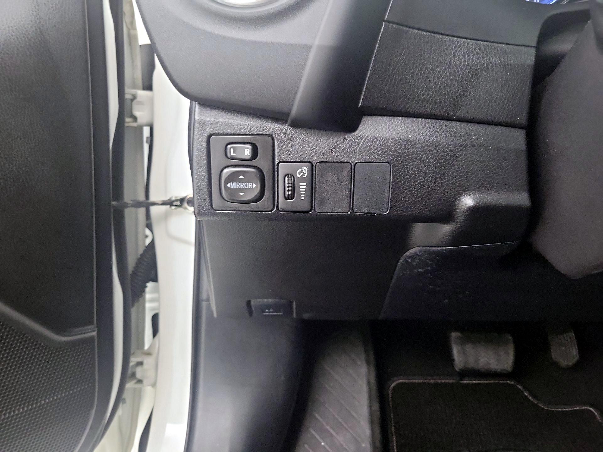 Thumbnail: 2018 Toyota Corolla - 13