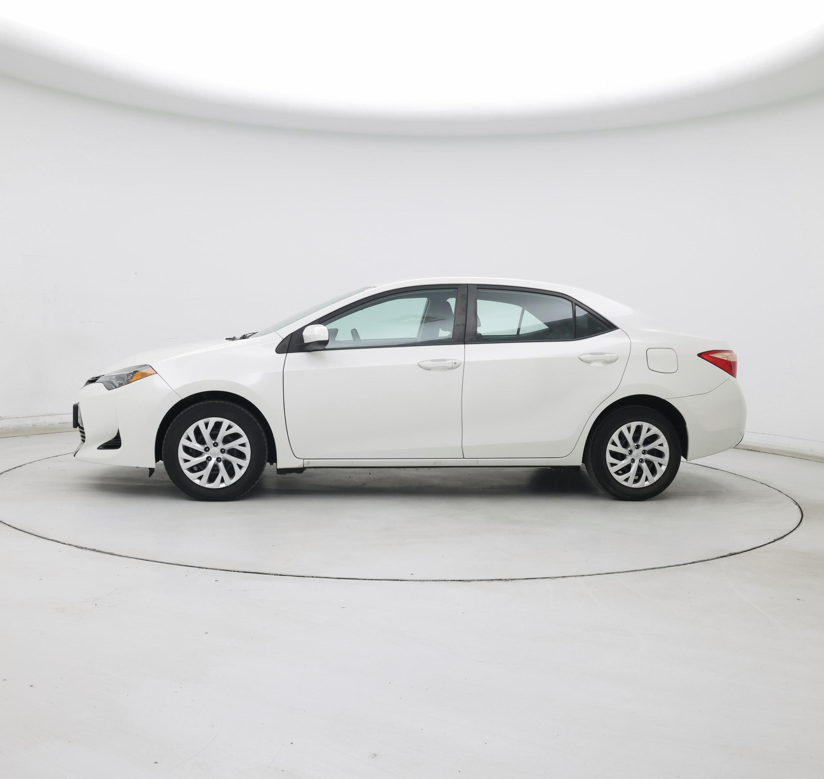 Thumbnail: 2018 Toyota Corolla - 3