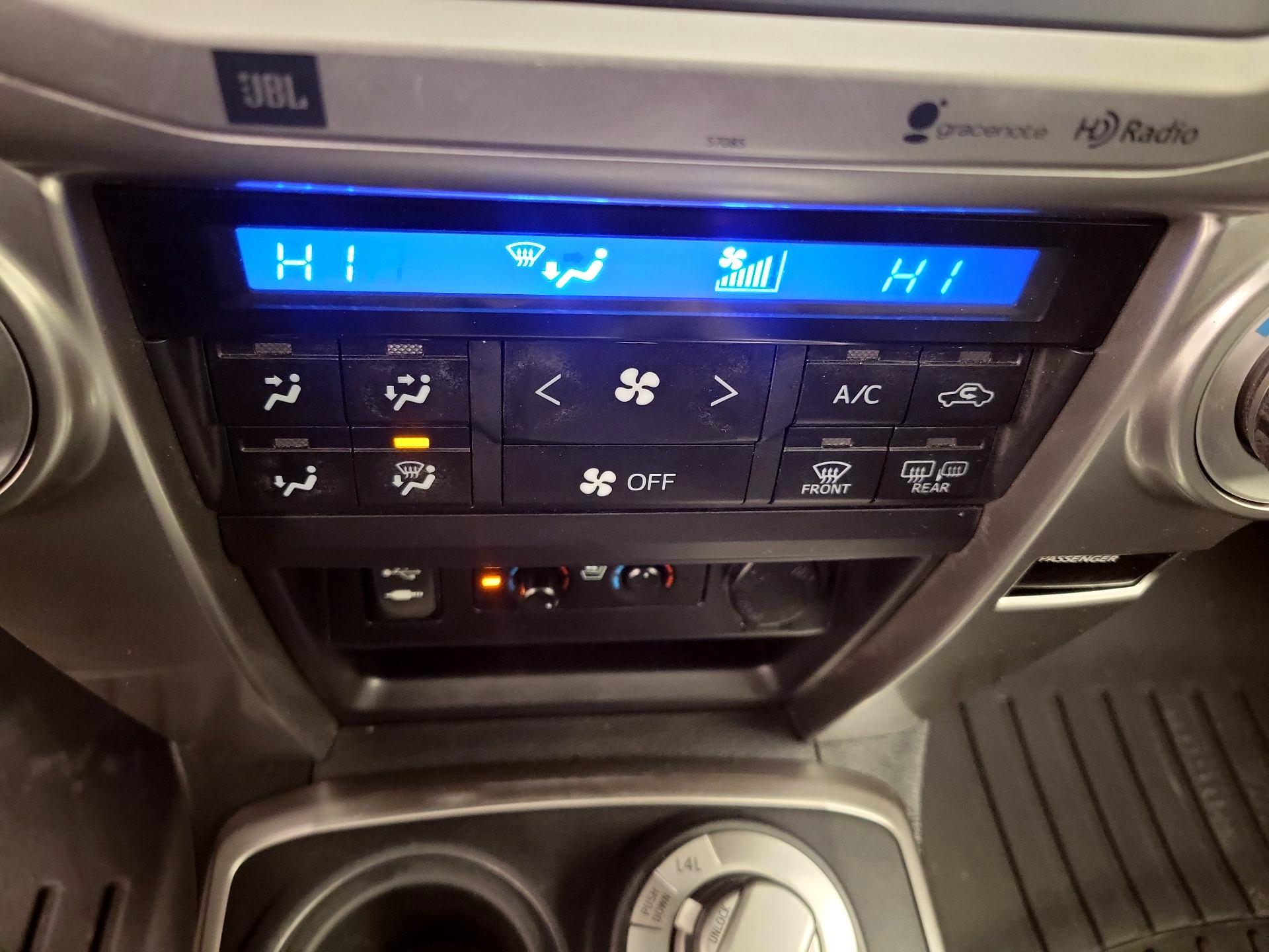 Thumbnail: 2014 Toyota 4Runner - 17